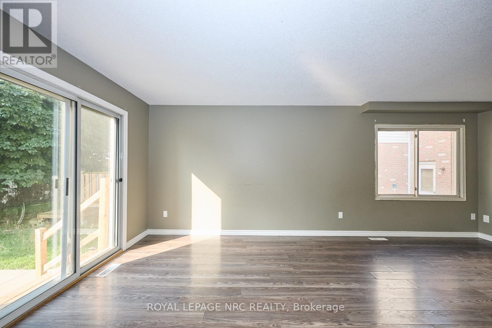 14 Buss Court, Thorold (Confederation Heights), Ontario  L2V 5B1 - Photo 11 - X12448054