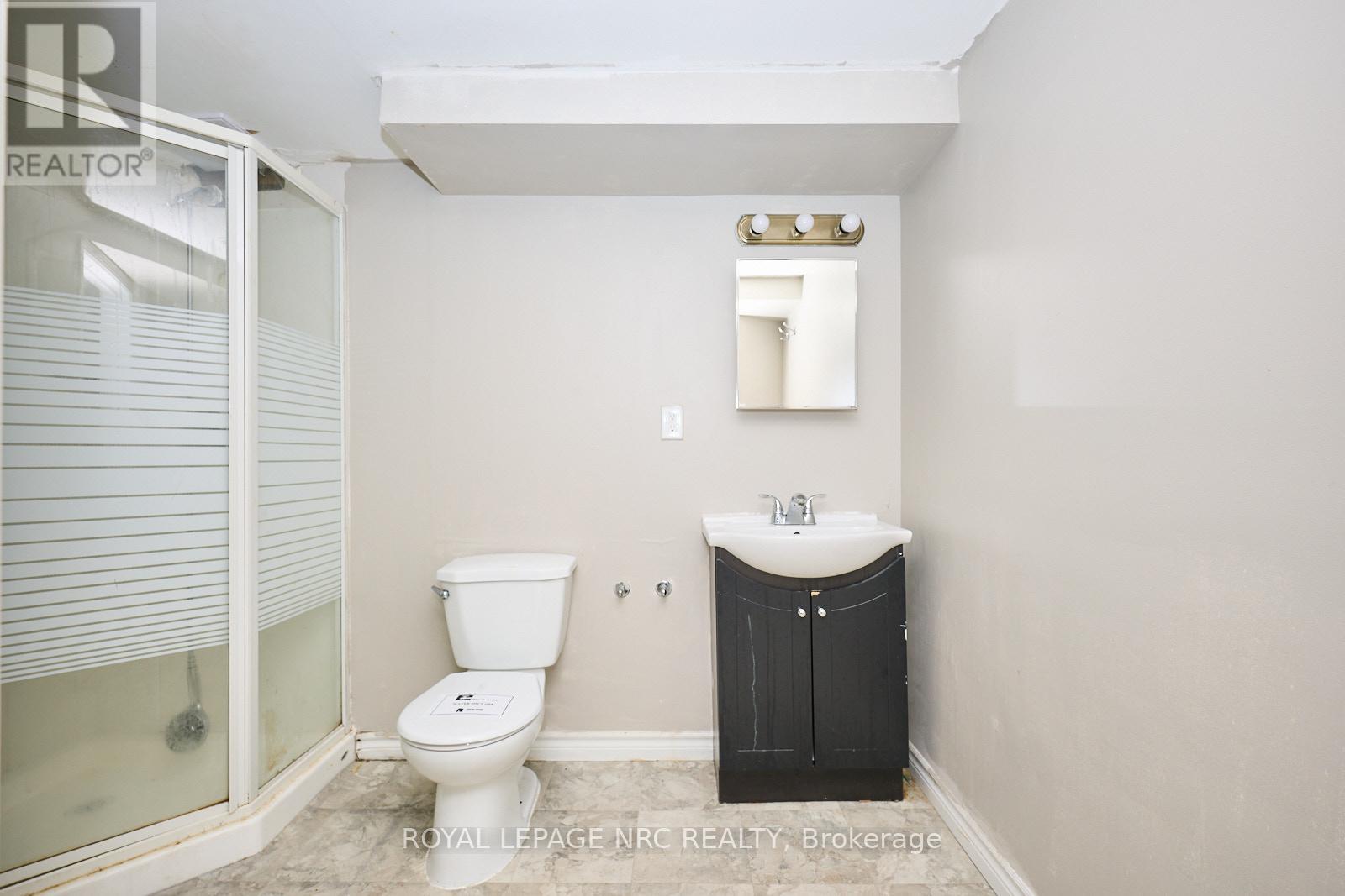 14 Buss Court, Thorold (Confederation Heights), Ontario  L2V 5B1 - Photo 23 - X12448054