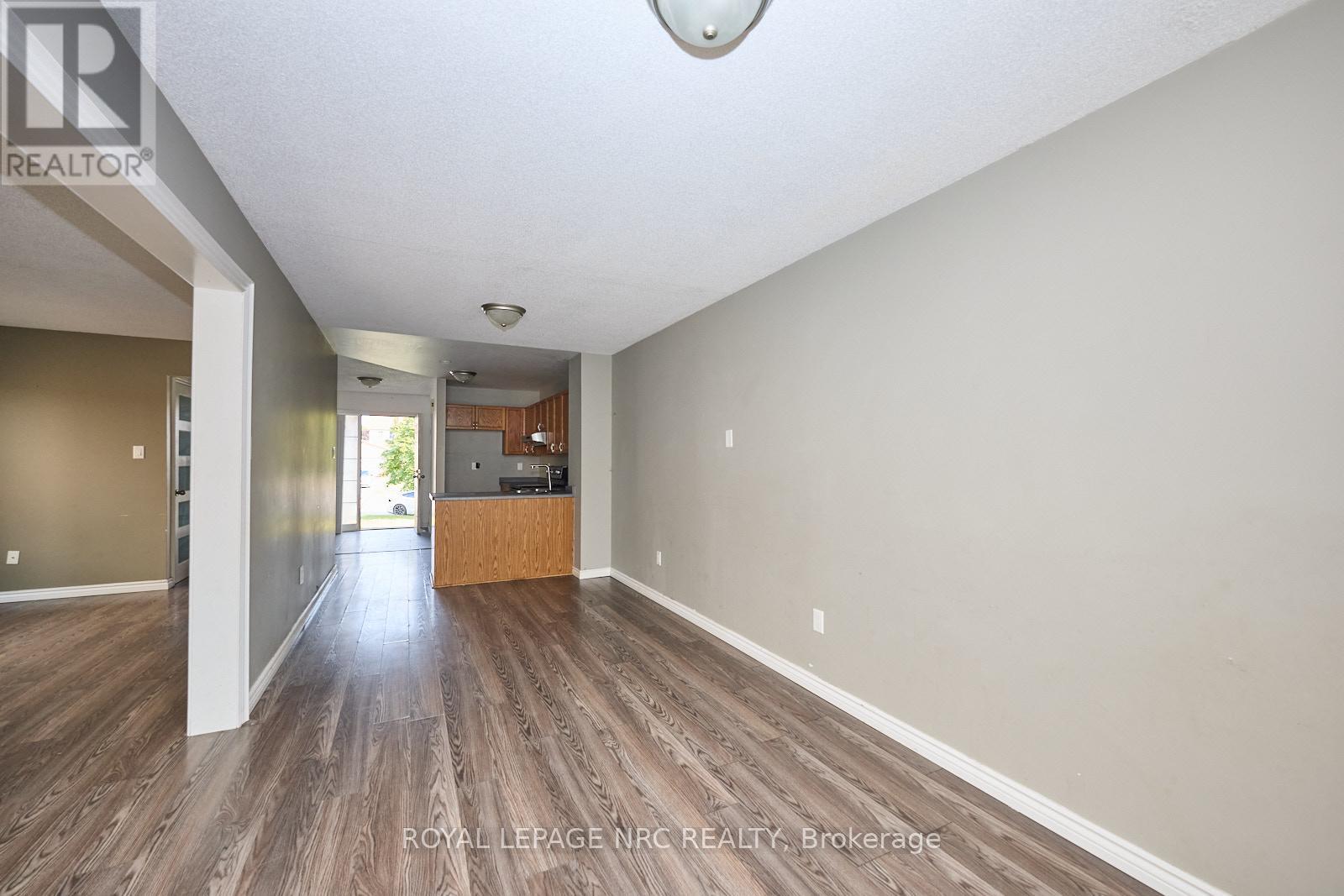14 Buss Court, Thorold (Confederation Heights), Ontario  L2V 5B1 - Photo 7 - X12448054