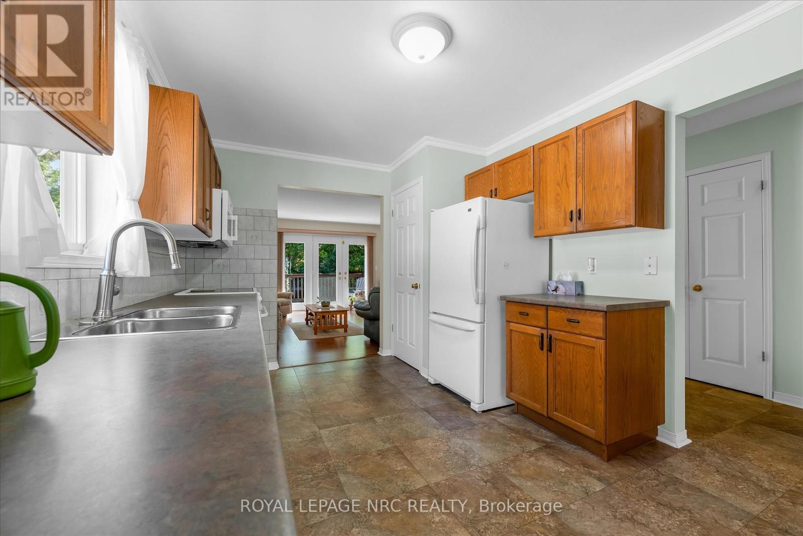 13 Tanner Drive, Pelham (Fonthill), Ontario  L0S 1E4 - Photo 10 - X12448073