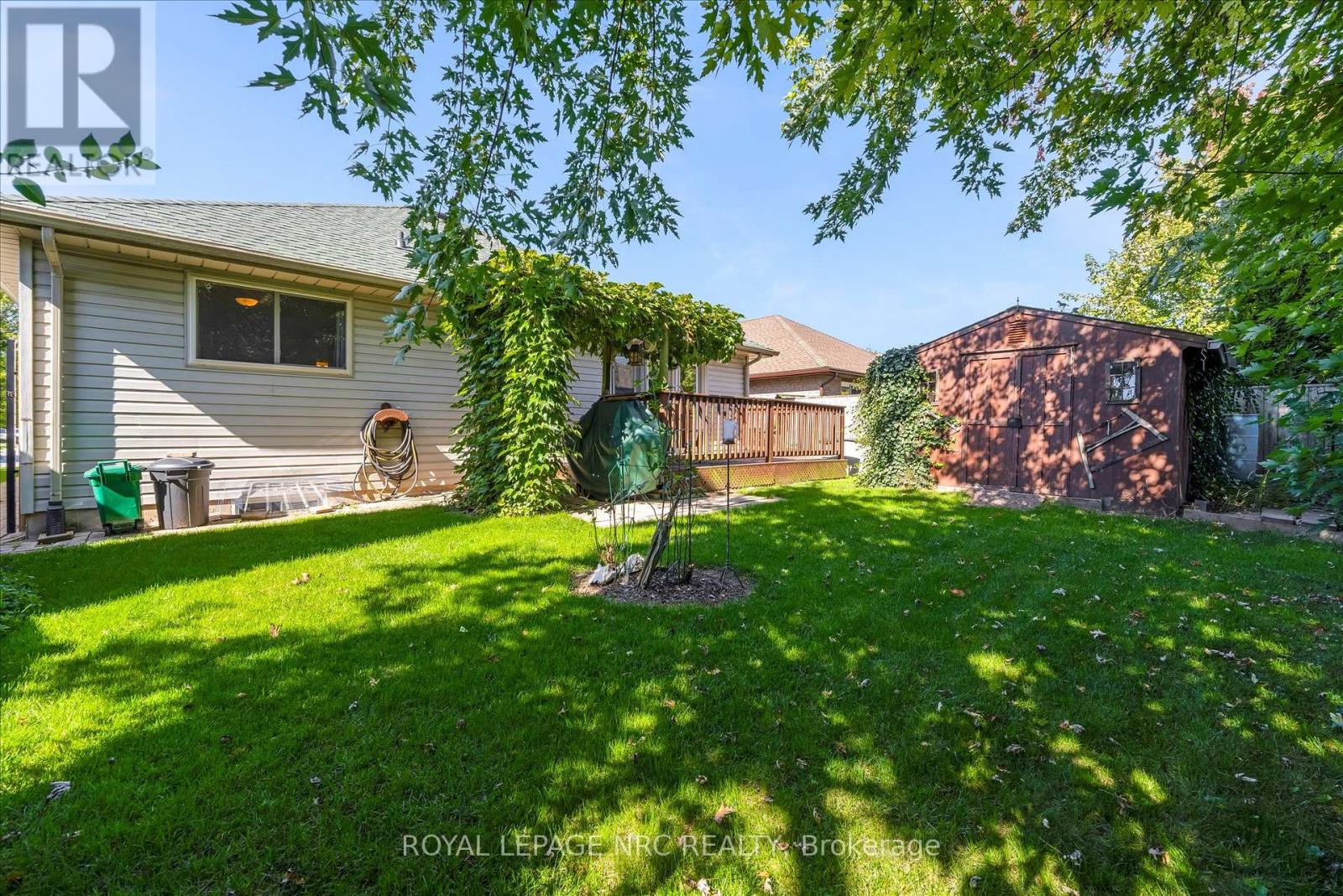 13 Tanner Drive, Pelham (Fonthill), Ontario  L0S 1E4 - Photo 35 - X12448073
