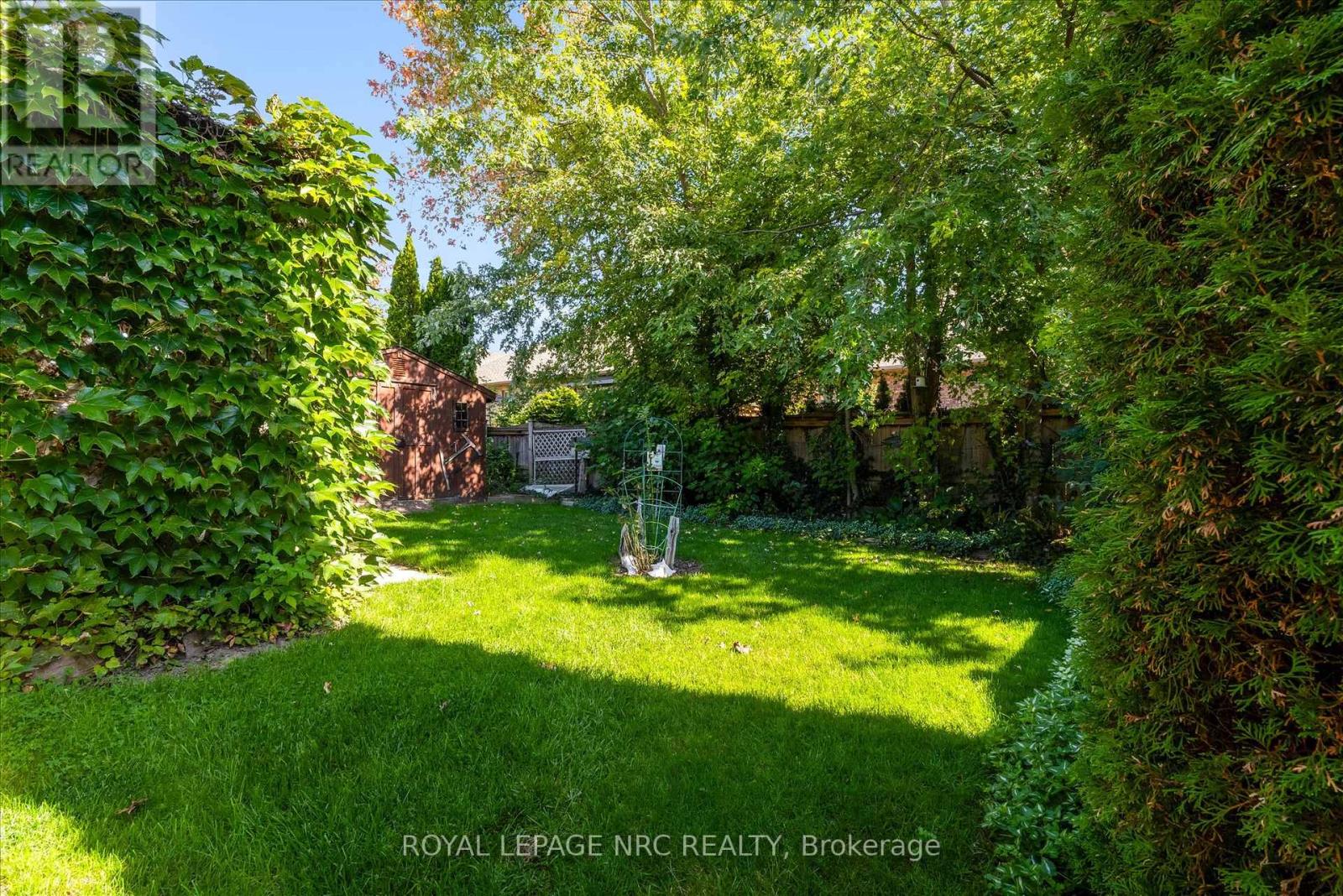 13 Tanner Drive, Pelham (Fonthill), Ontario  L0S 1E4 - Photo 36 - X12448073