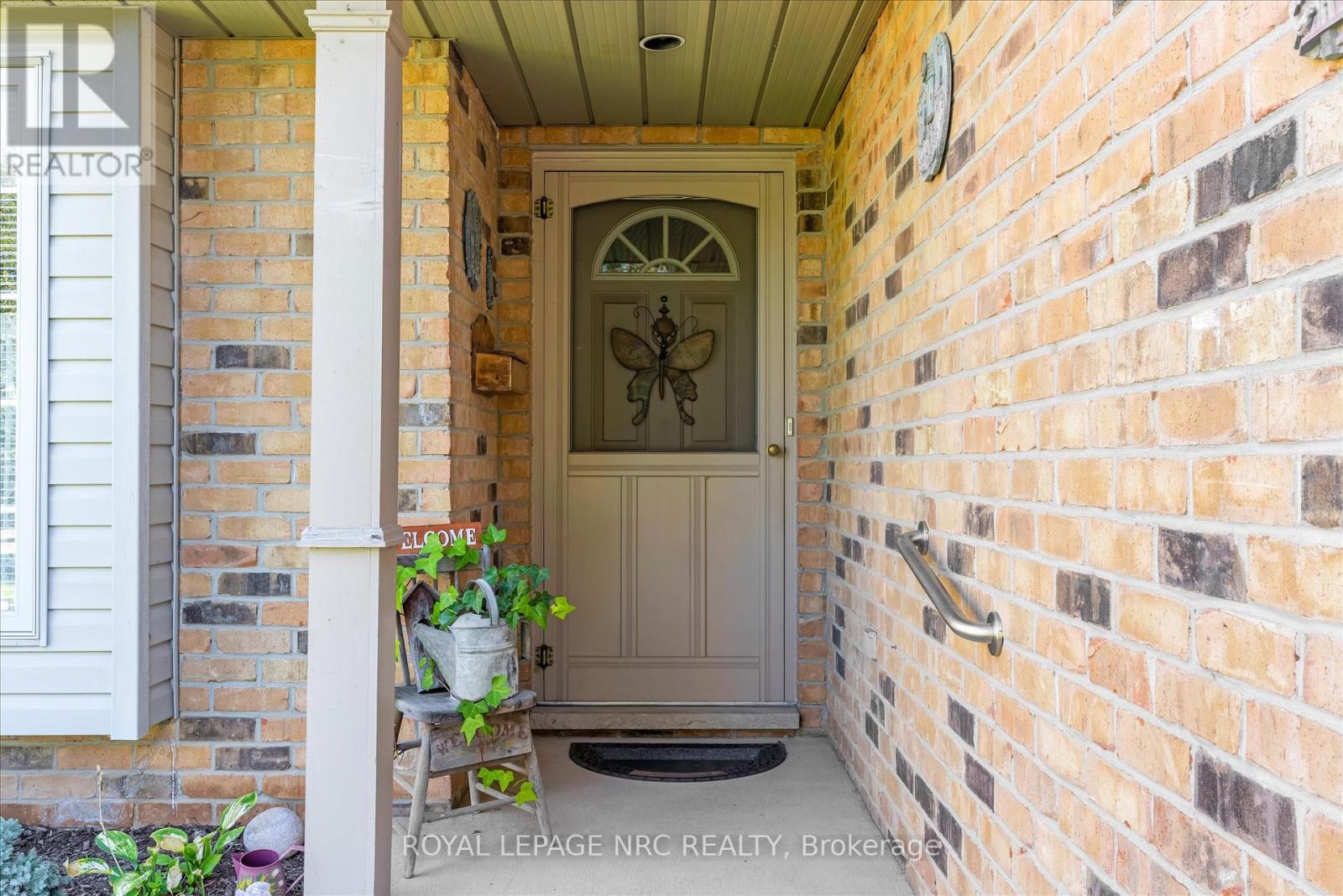 13 Tanner Drive, Pelham (Fonthill), Ontario  L0S 1E4 - Photo 4 - X12448073