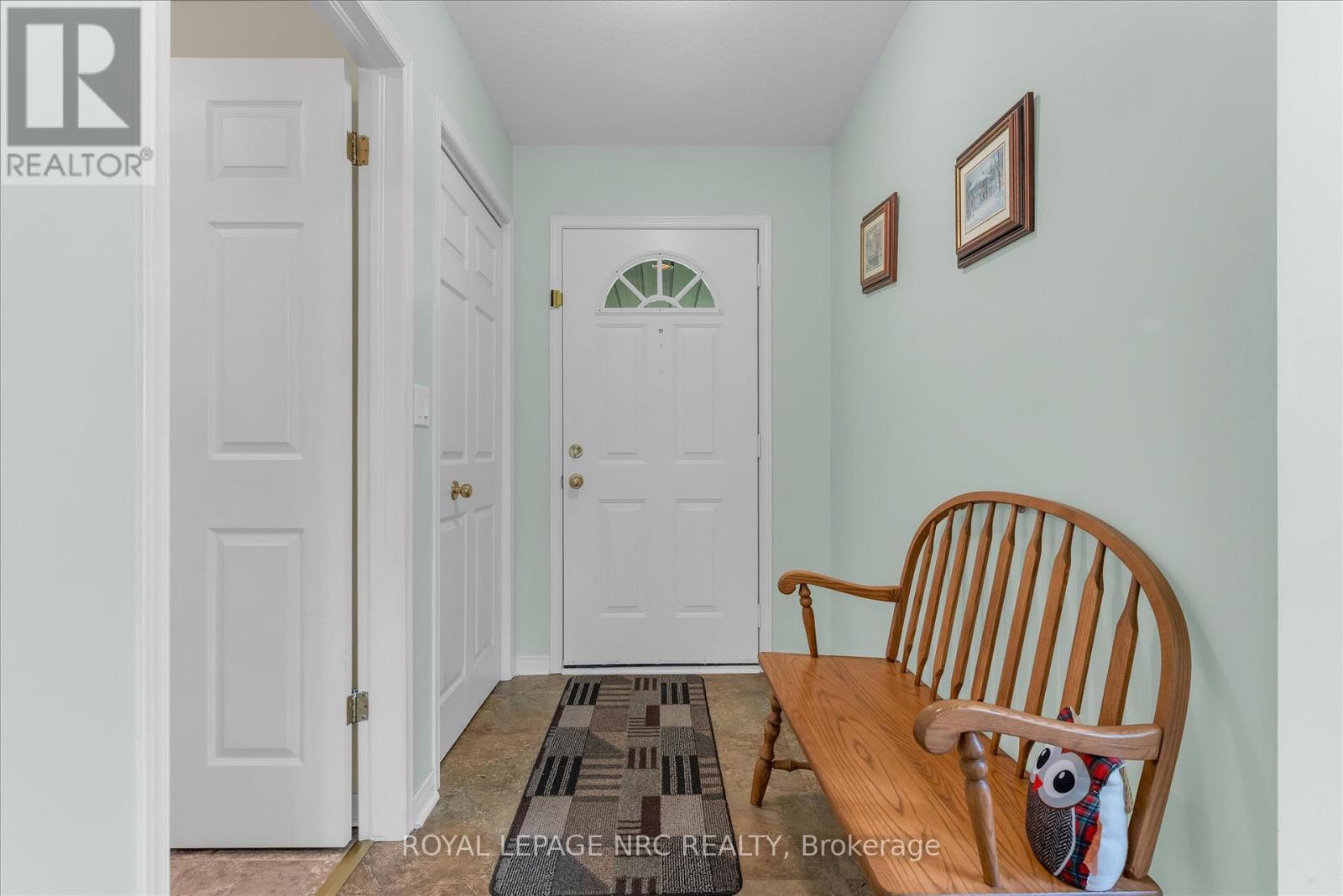 13 Tanner Drive, Pelham (Fonthill), Ontario  L0S 1E4 - Photo 5 - X12448073
