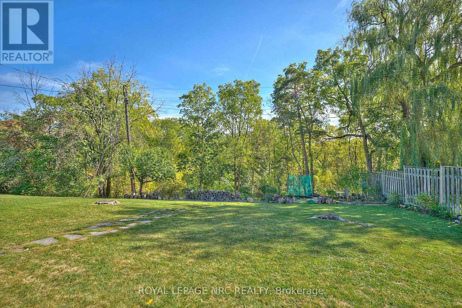 81 Riverview Boulevard, St. Catharines (Glendale/glenridge), Ontario  L2T 3L9 - Photo 12 - X12448078