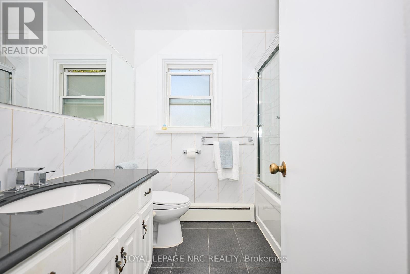81 Riverview Boulevard, St. Catharines (Glendale/glenridge), Ontario  L2T 3L9 - Photo 34 - X12448078