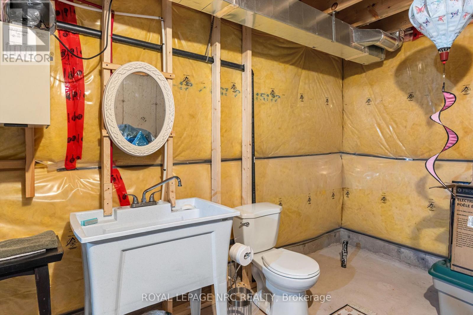 66 Oliver Lane, St. Catharines (Secord Woods), Ontario  L2P 0E4 - Photo 32 - X12448221