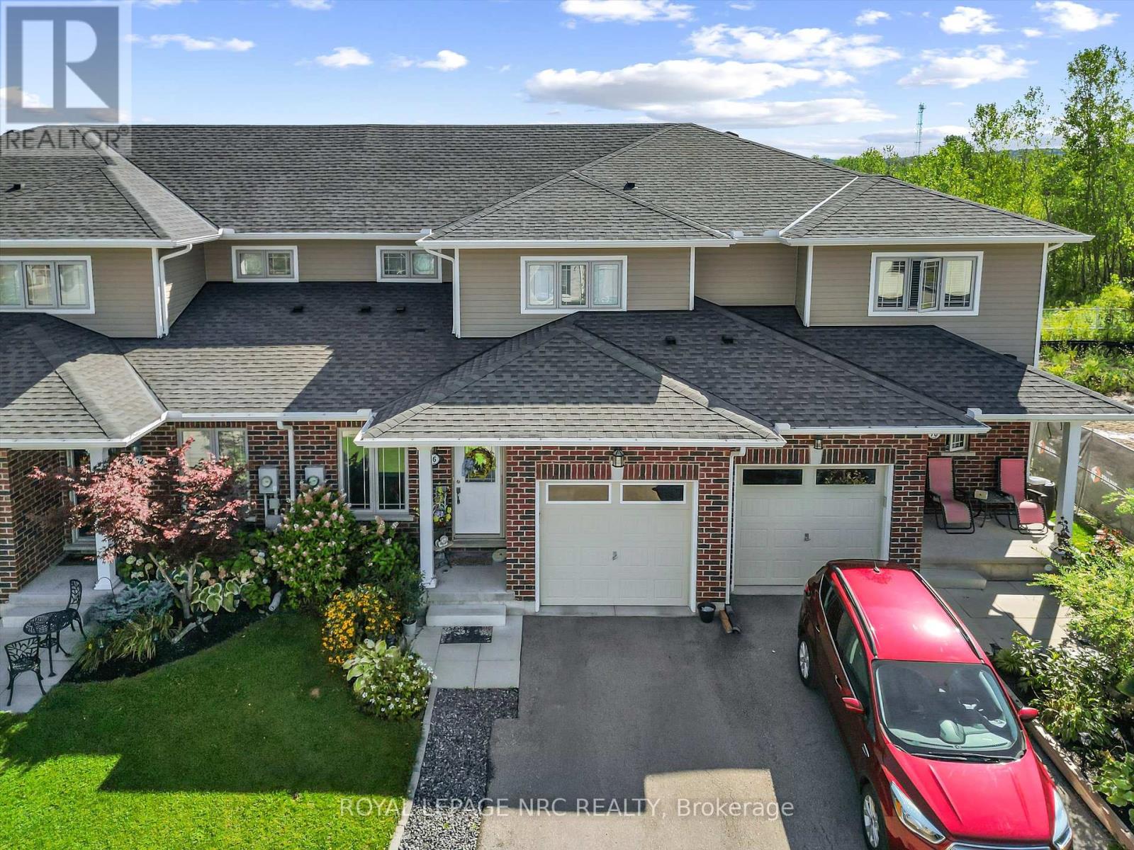 66 Oliver Lane, St. Catharines (Secord Woods), Ontario  L2P 0E4 - Photo 5 - X12448221