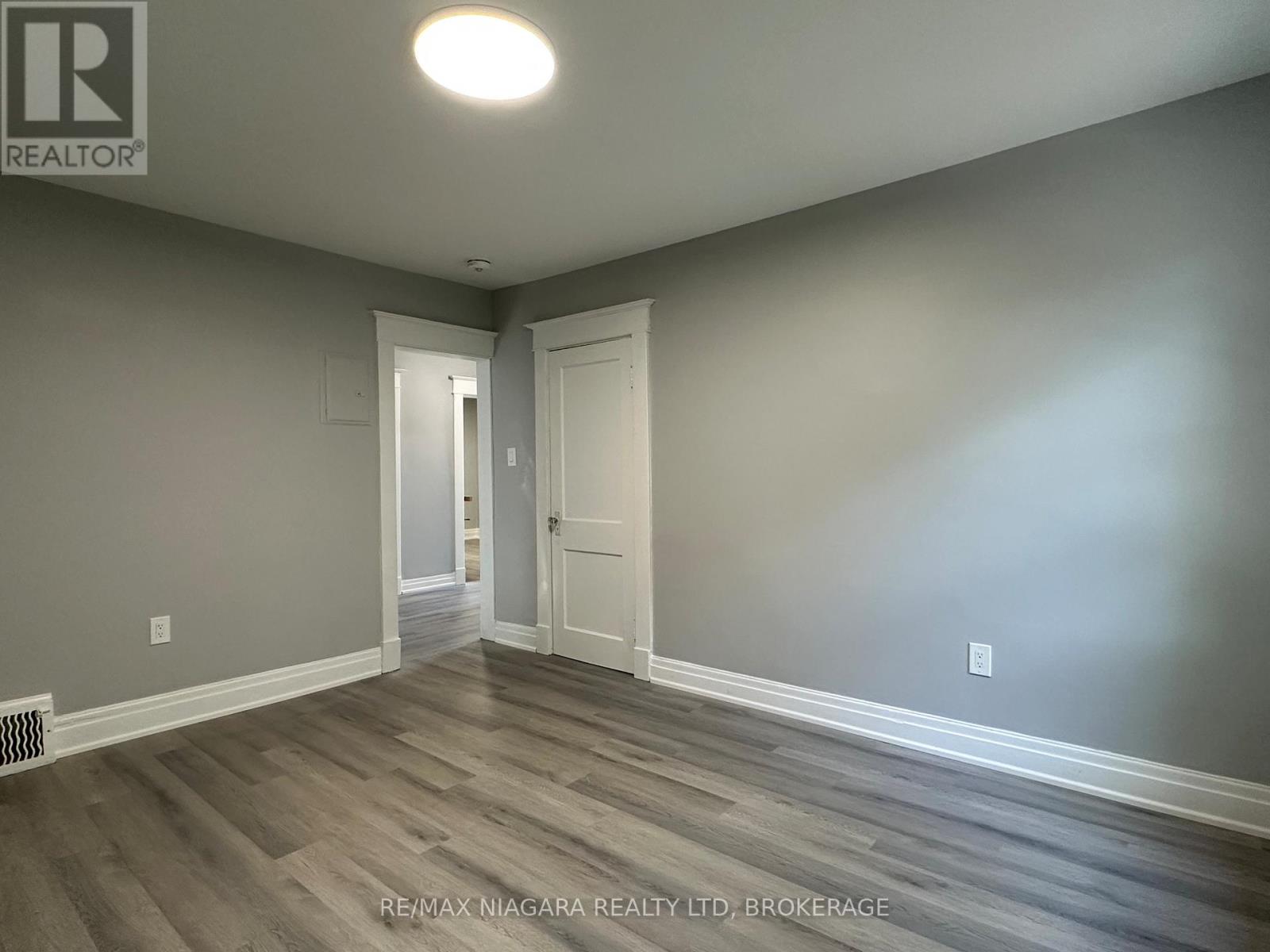 Unit B - 27 Water Street, St. Catharines (Downtown), Ontario  L2R 4T6 - Photo 11 - X12448229