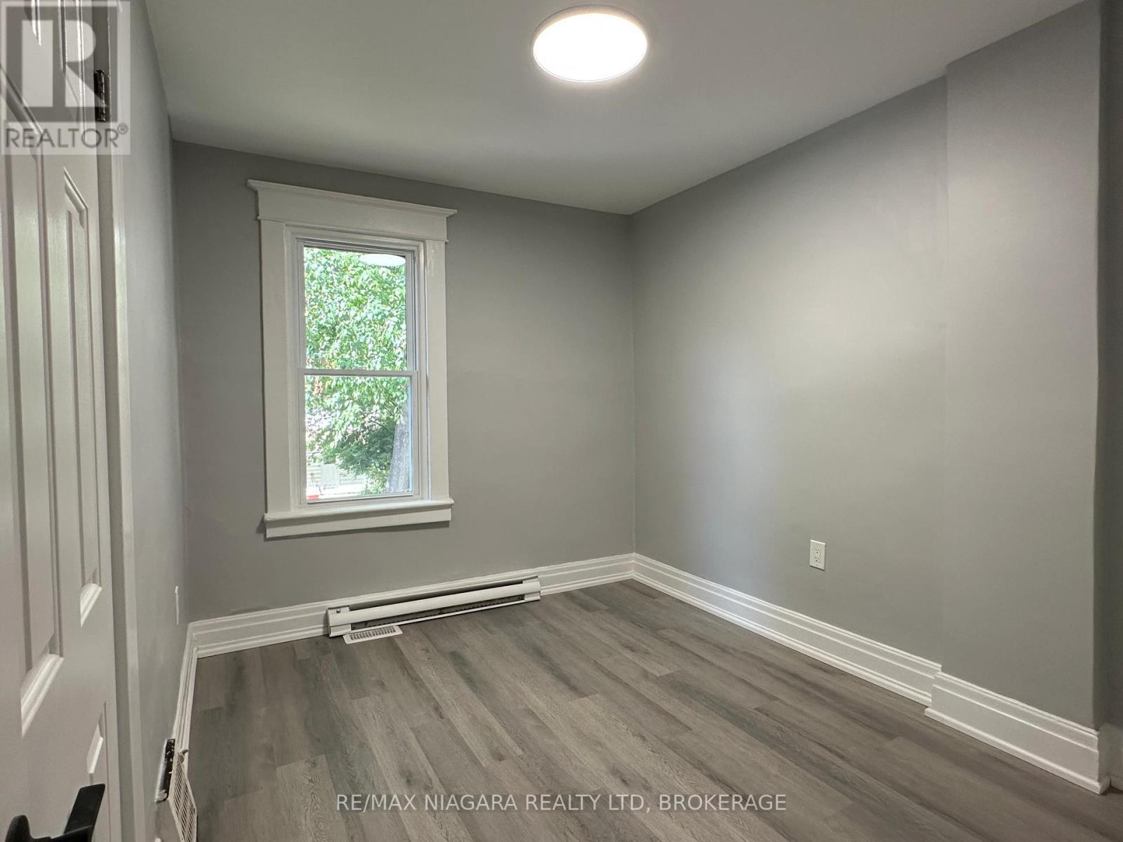 Unit B - 27 Water Street, St. Catharines (Downtown), Ontario  L2R 4T6 - Photo 12 - X12448229