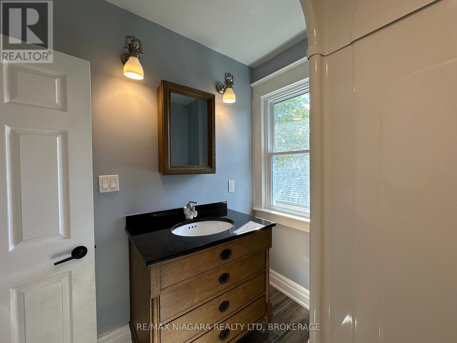 Unit B - 27 Water Street, St. Catharines (Downtown), Ontario  L2R 4T6 - Photo 15 - X12448229