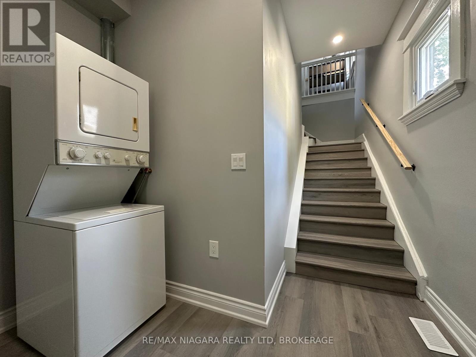 Unit B - 27 Water Street, St. Catharines (Downtown), Ontario  L2R 4T6 - Photo 4 - X12448229