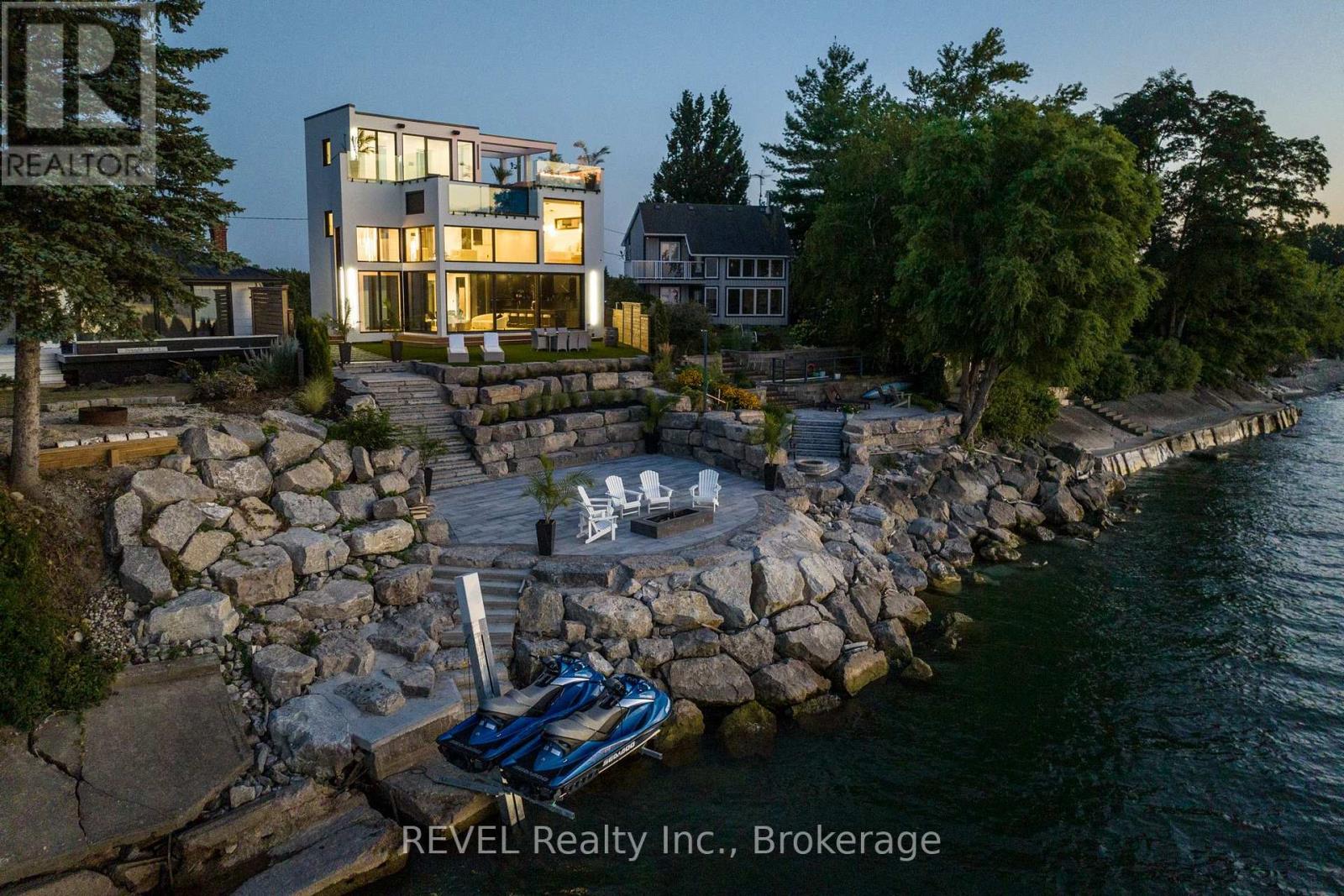 6 Firelane 11 Street, Niagara-On-The-Lake (Lakeshore), Ontario  L0S 1J0 - Photo 2 - X12448305