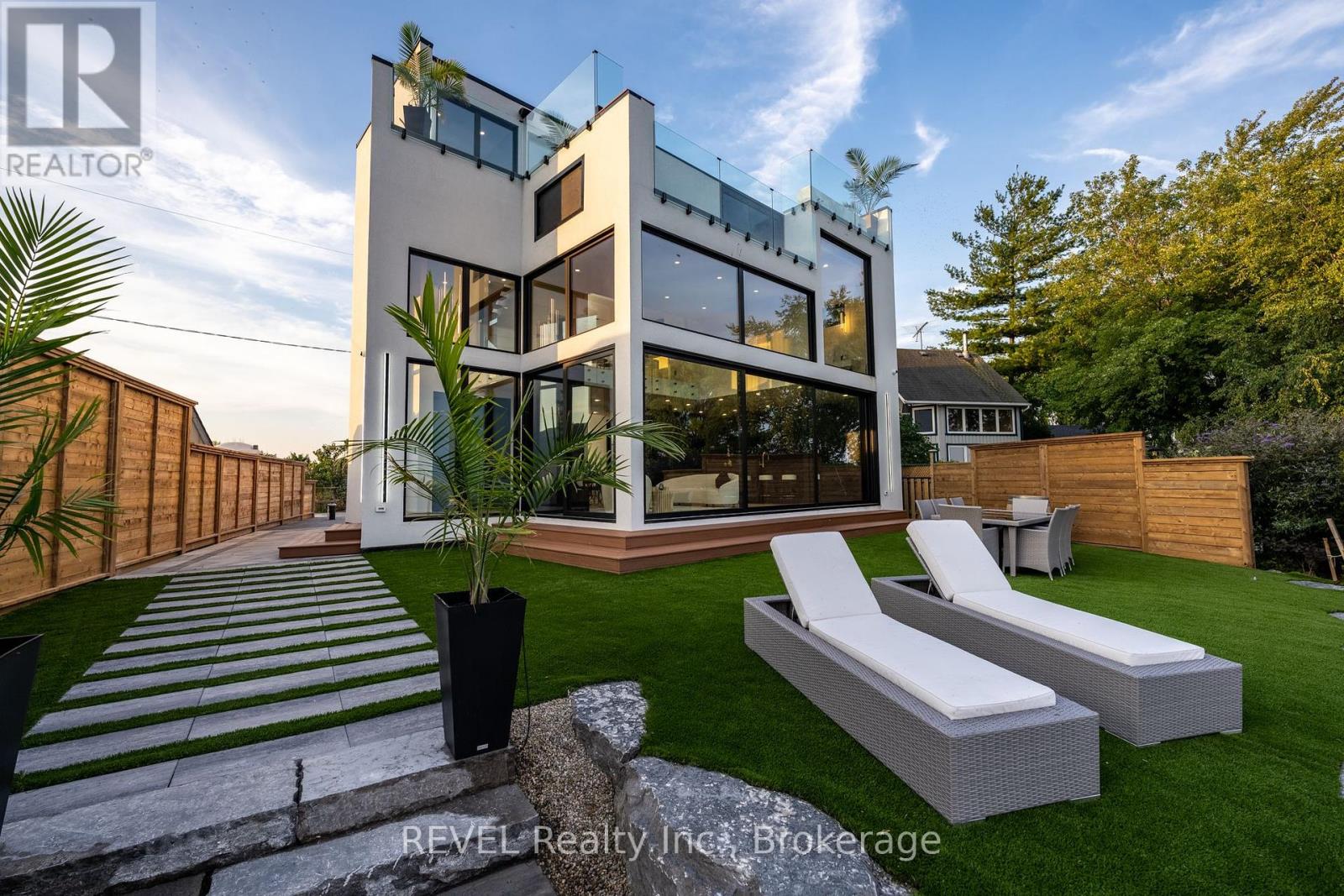 6 Firelane 11 Street, Niagara-On-The-Lake (Lakeshore), Ontario  L0S 1J0 - Photo 46 - X12448305
