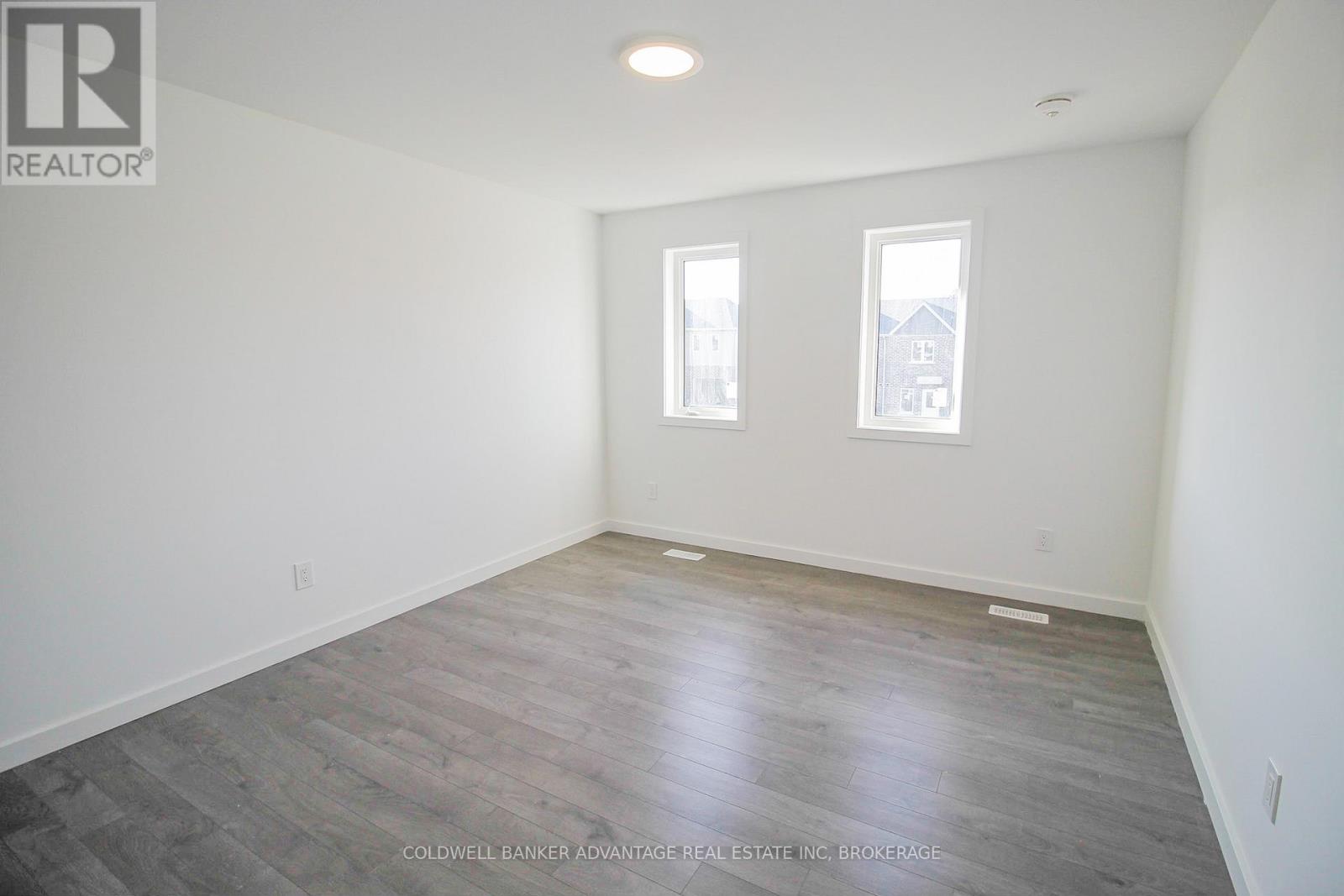 380 Alberta Street, Welland (Lincoln/crowland), Ontario  L3B 0K5 - Photo 10 - X12448334