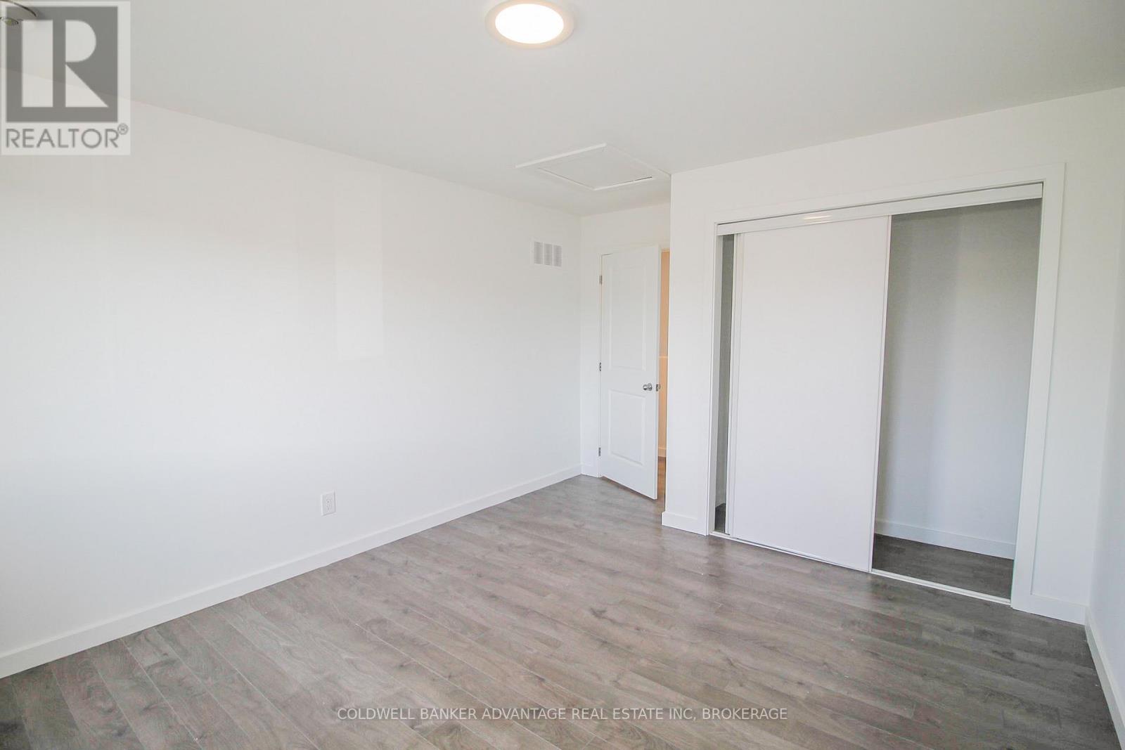 380 Alberta Street, Welland (Lincoln/crowland), Ontario  L3B 0K5 - Photo 11 - X12448334