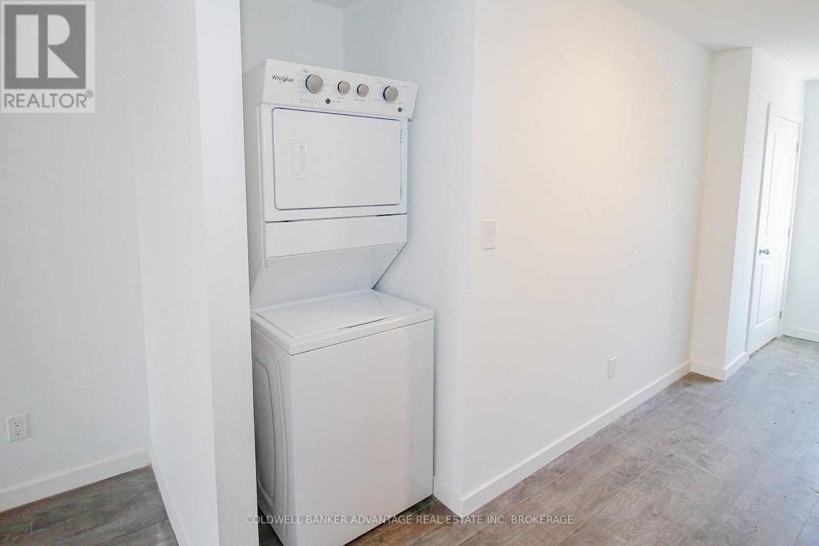 380 Alberta Street, Welland (Lincoln/crowland), Ontario  L3B 0K5 - Photo 3 - X12448334