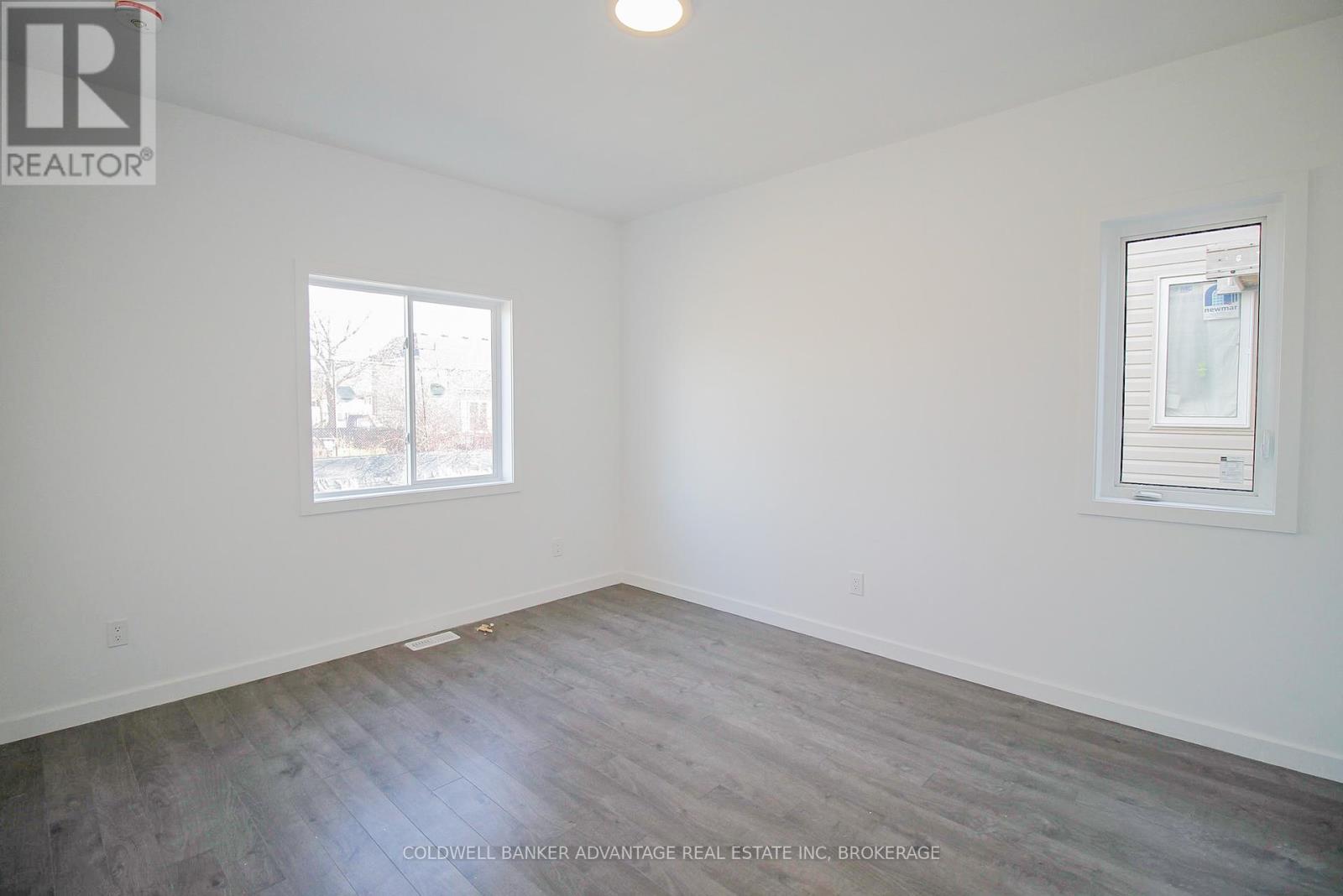 380 Alberta Street, Welland (Lincoln/crowland), Ontario  L3B 0K5 - Photo 6 - X12448334
