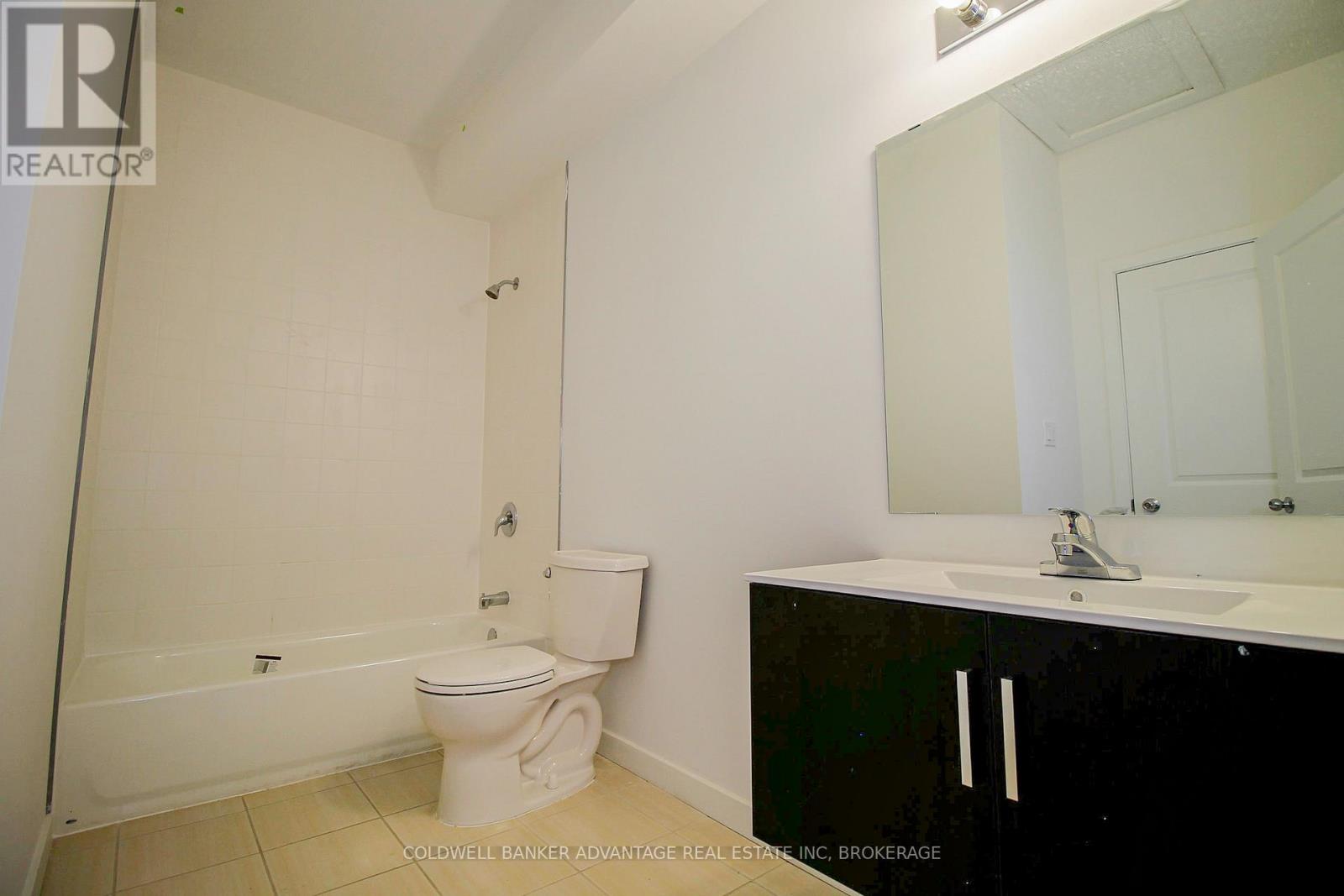 380 Alberta Street, Welland (Lincoln/crowland), Ontario  L3B 0K5 - Photo 8 - X12448334