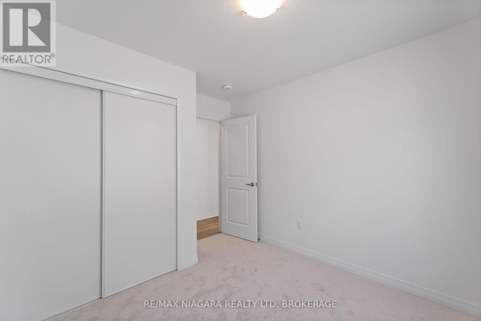 12 Feather Road, Welland (Dain City), Ontario  L3B 0P3 - Photo 16 - X12448593