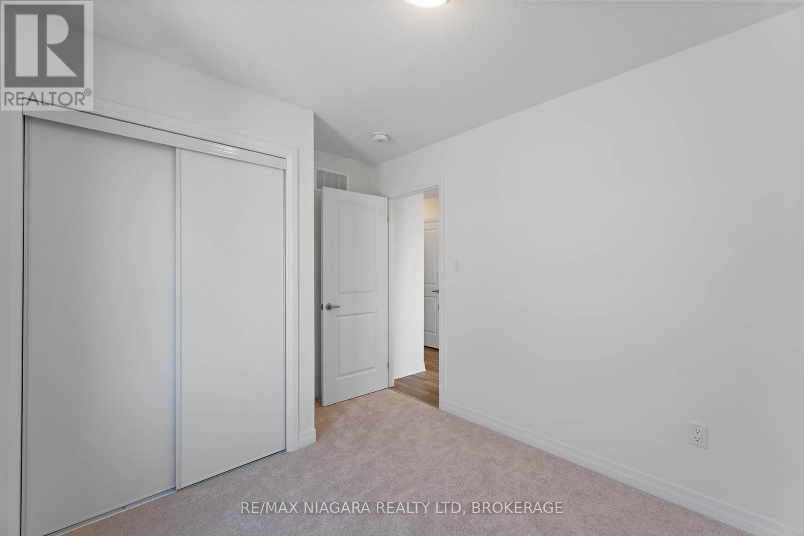 12 Feather Road, Welland (Dain City), Ontario  L3B 0P3 - Photo 19 - X12448593