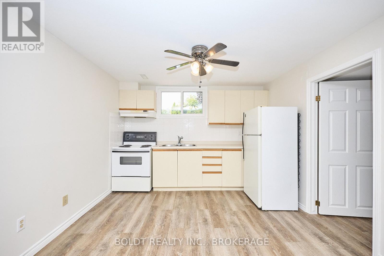 17-19 Colborne Street, Thorold (Thorold Downtown), Ontario  L2V 3P8 - Photo 15 - X12449388