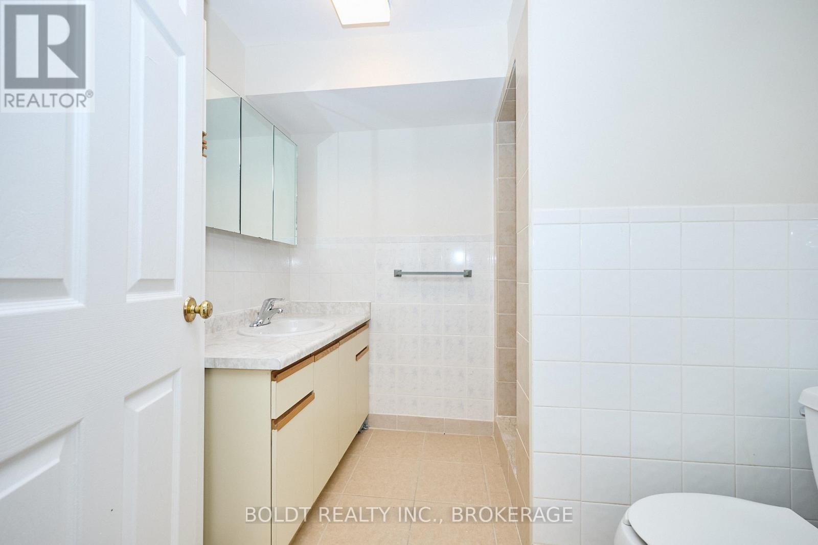 17-19 Colborne Street, Thorold (Thorold Downtown), Ontario  L2V 3P8 - Photo 16 - X12449388