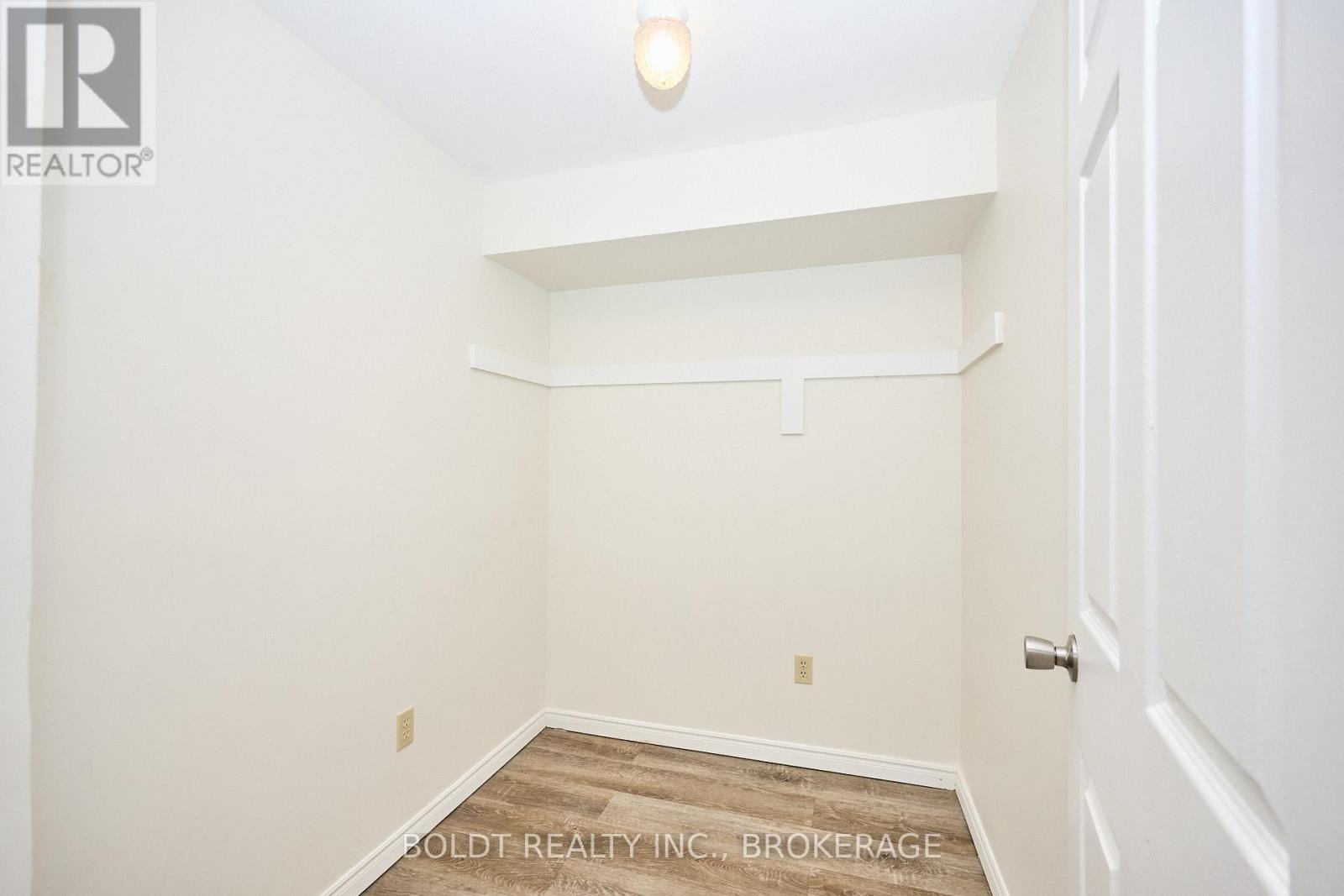 17-19 Colborne Street, Thorold (Thorold Downtown), Ontario  L2V 3P8 - Photo 17 - X12449388