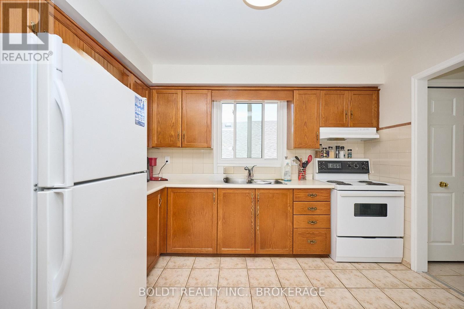 17-19 Colborne Street, Thorold (Thorold Downtown), Ontario  L2V 3P8 - Photo 21 - X12449388