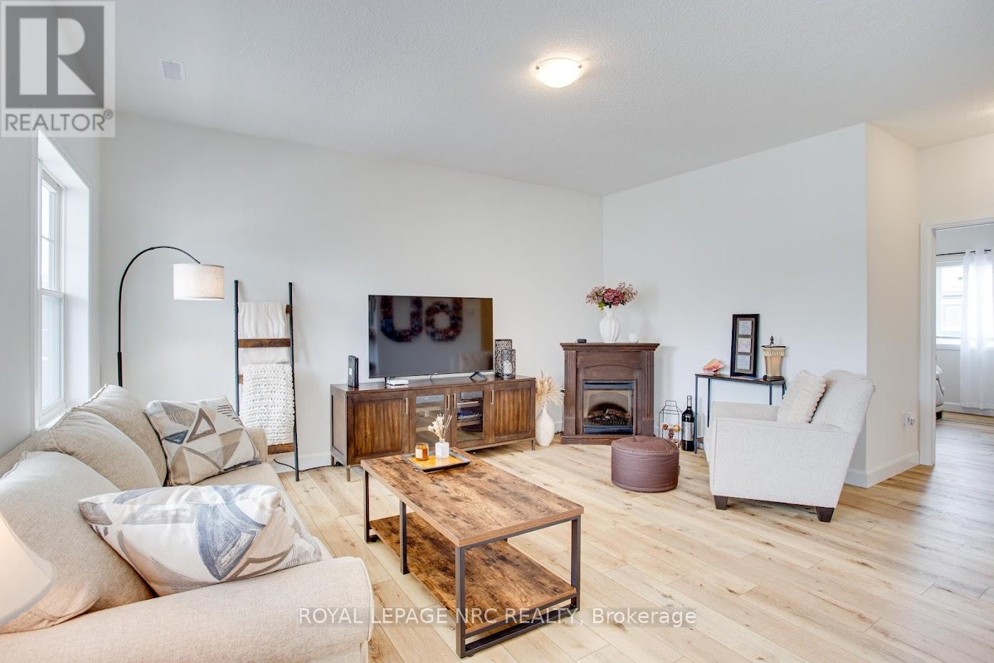 B - 12 Shores Lane, Fort Erie (Crystal Beach), Ontario  L0S 1B0 - Photo 7 - X12449460
