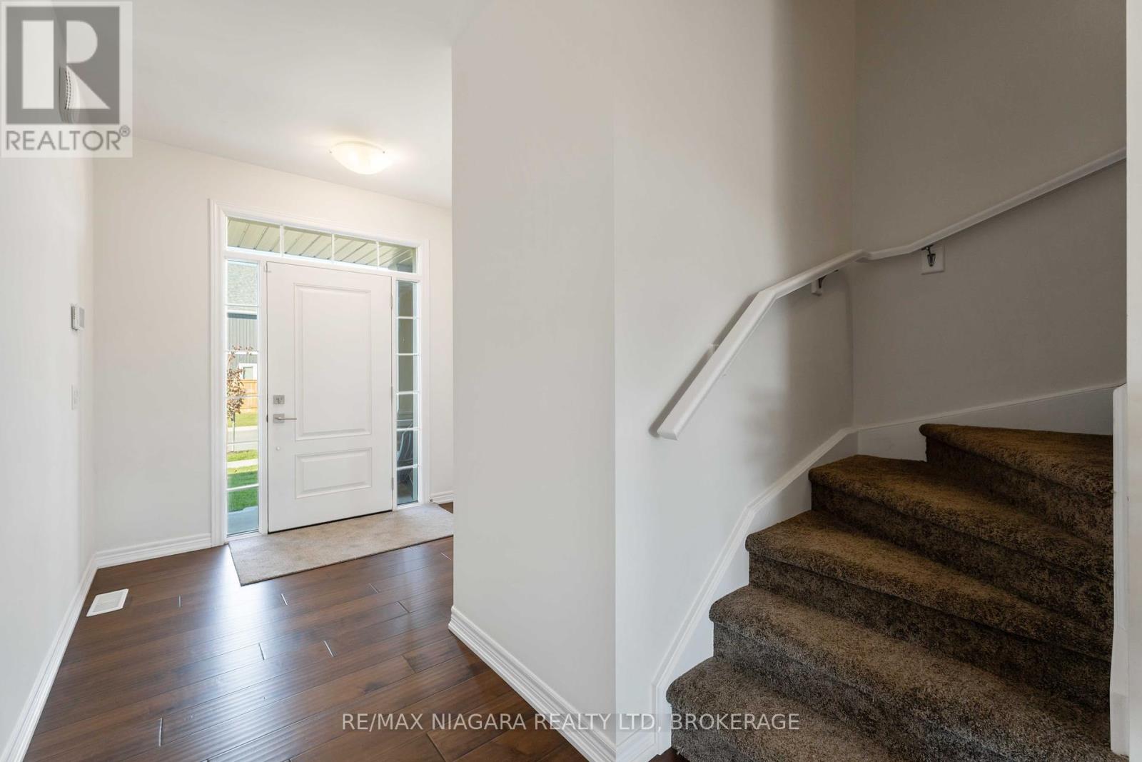 21 Lamb Crescent, Thorold (Hurricane/merrittville), Ontario  L2V 0G8 - Photo 11 - X12449524