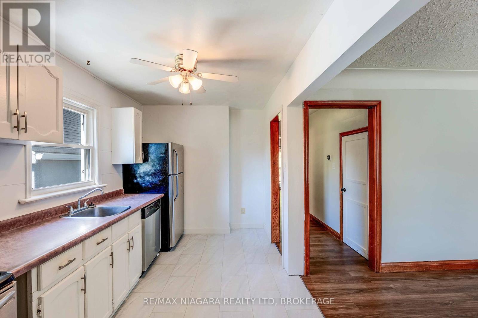 6589 Dunn Street, Niagara Falls, Ontario  L2G 2P9 - Photo 10 - X12450233