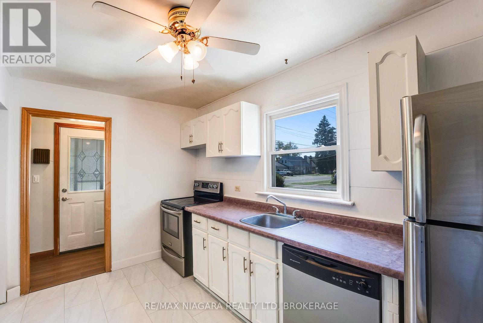 6589 Dunn Street, Niagara Falls, Ontario  L2G 2P9 - Photo 11 - X12450233