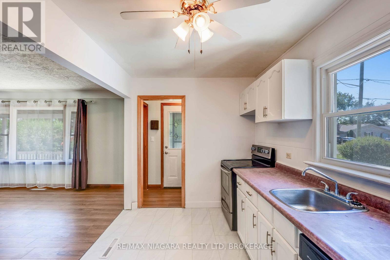 6589 Dunn Street, Niagara Falls, Ontario  L2G 2P9 - Photo 12 - X12450233