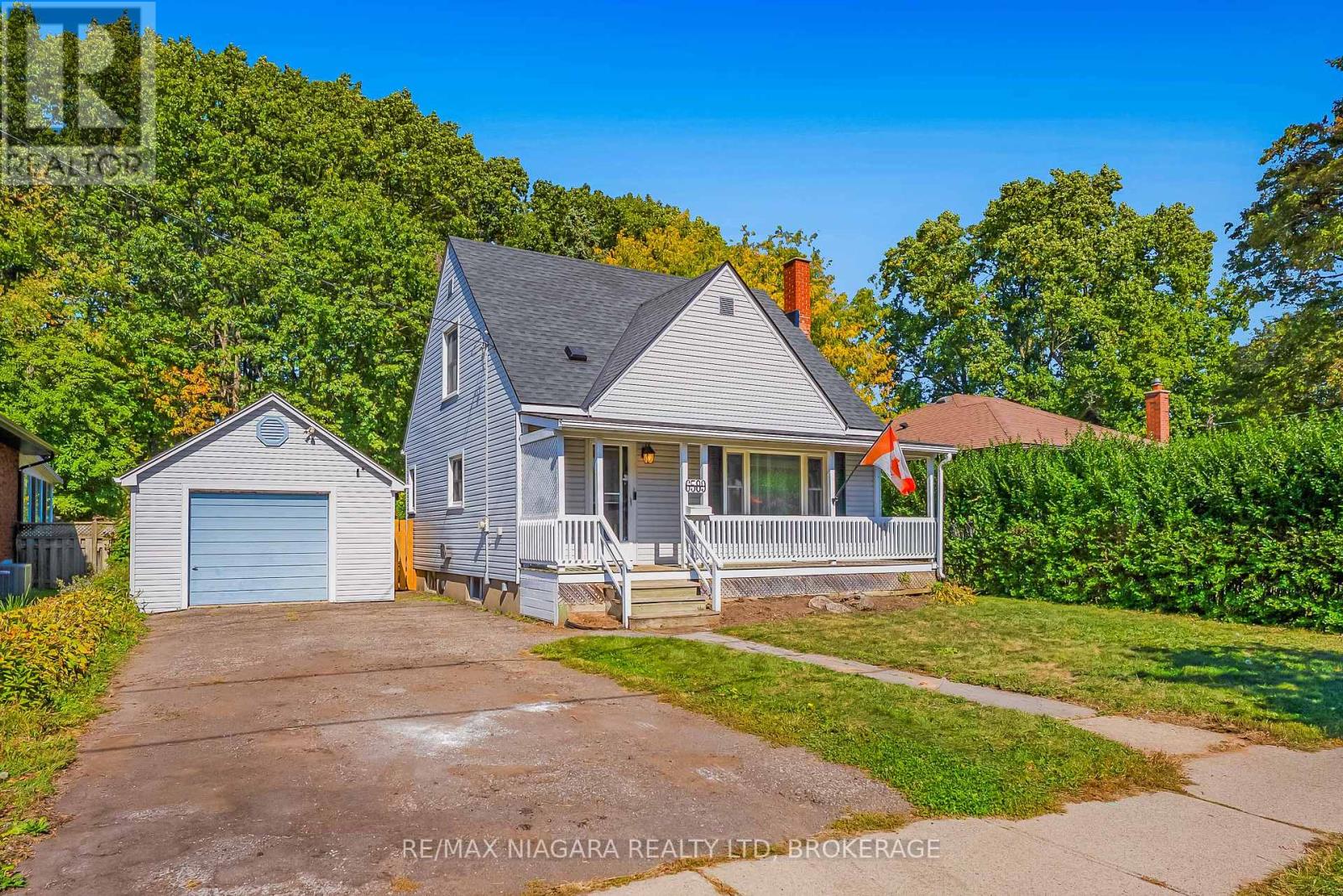 6589 Dunn Street, Niagara Falls, Ontario  L2G 2P9 - Photo 2 - X12450233