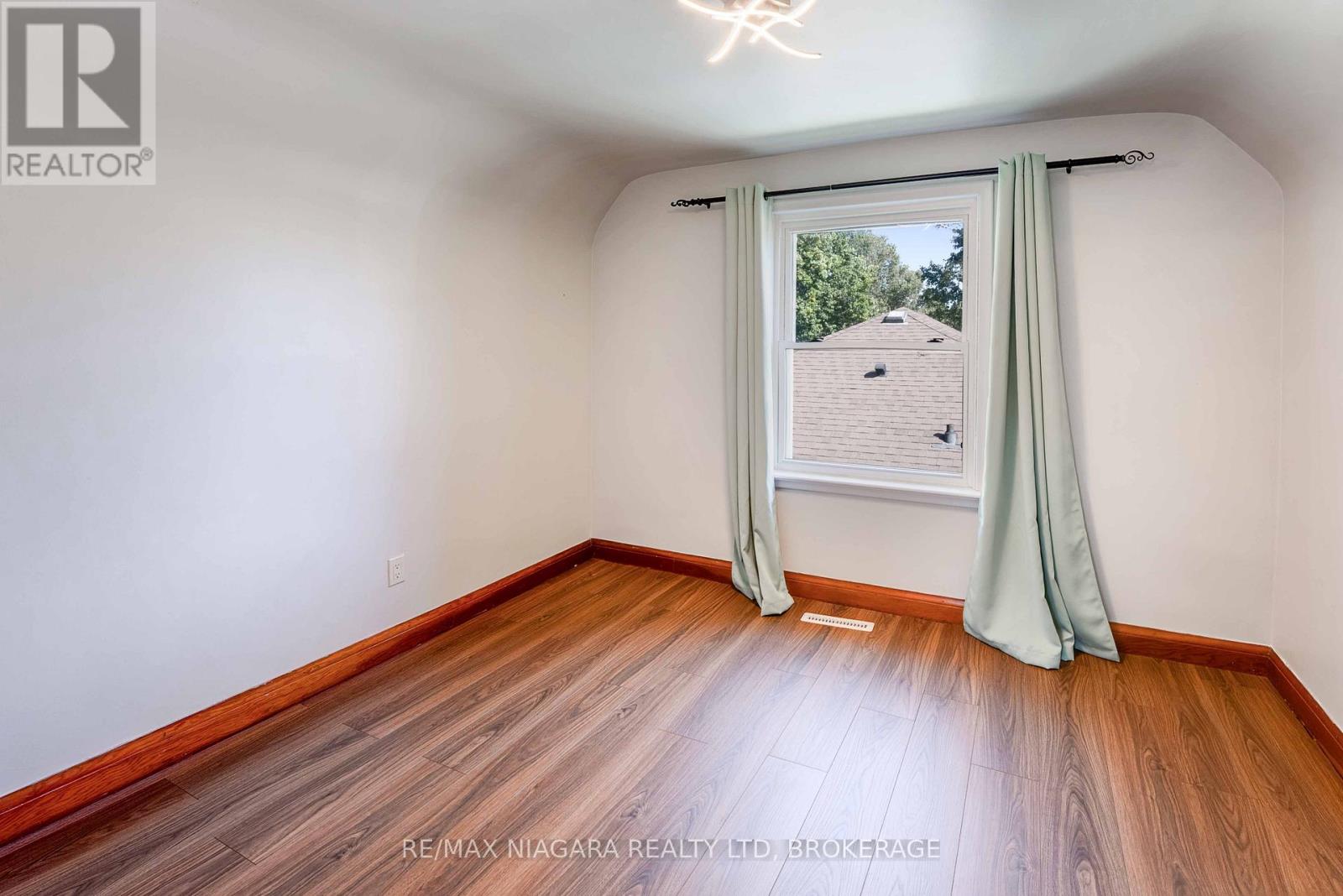 6589 Dunn Street, Niagara Falls, Ontario  L2G 2P9 - Photo 21 - X12450233