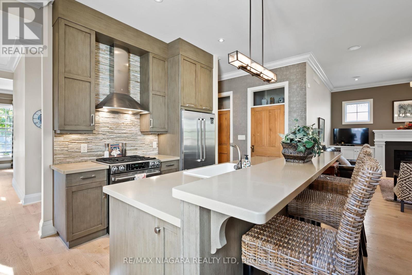 52 Garrison Village Drive, Niagara-On-The-Lake (Town), Ontario  L0S 1J0 - Photo 10 - X12451827