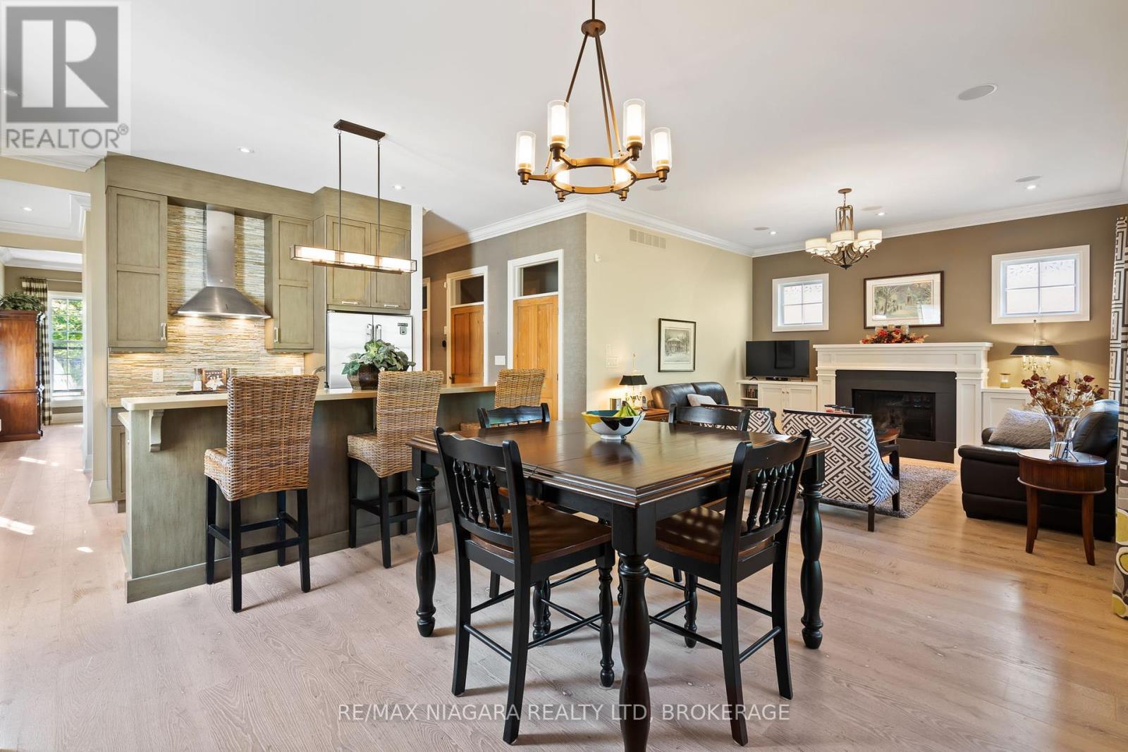 52 Garrison Village Drive, Niagara-On-The-Lake (Town), Ontario  L0S 1J0 - Photo 16 - X12451827
