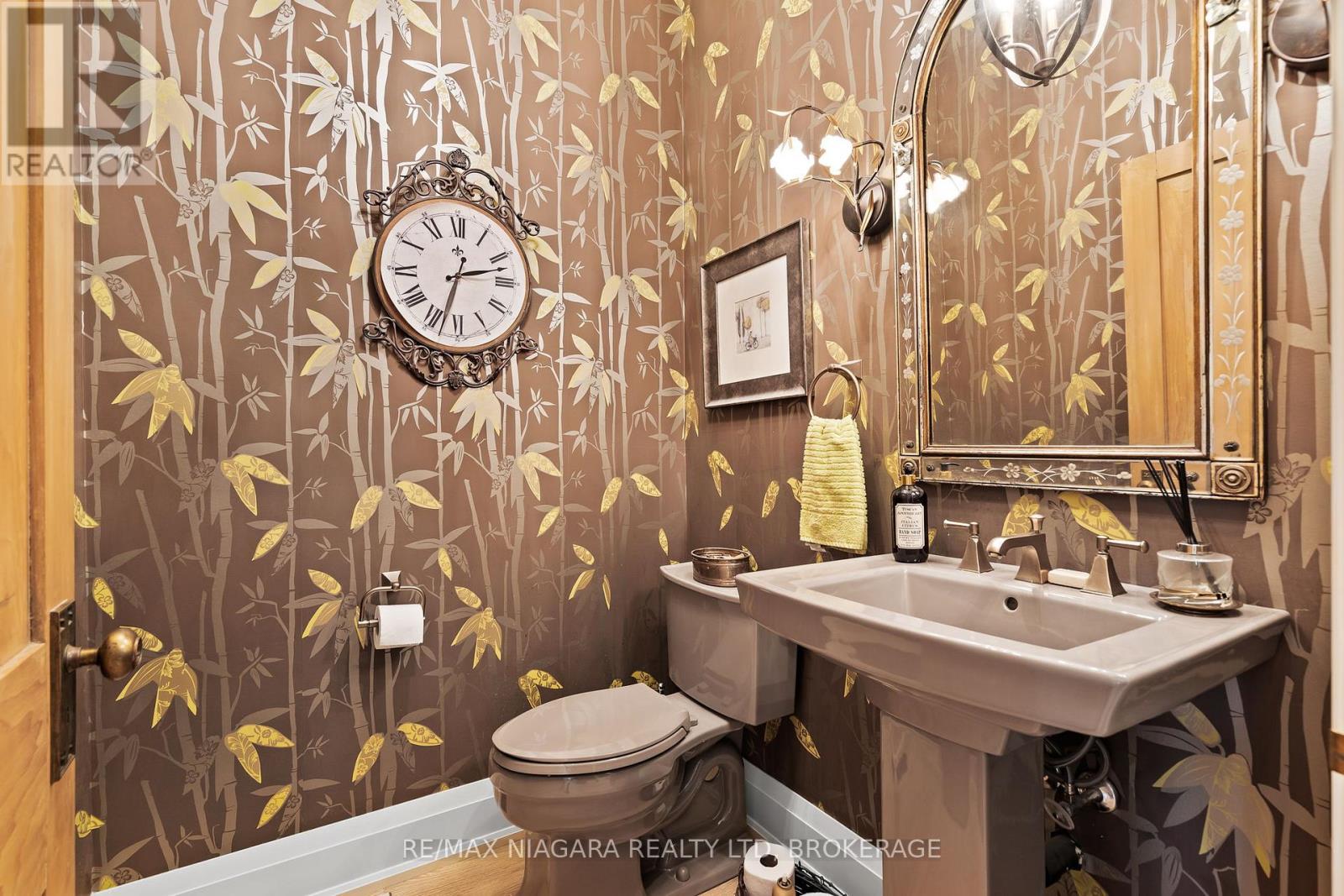 52 Garrison Village Drive, Niagara-On-The-Lake (Town), Ontario  L0S 1J0 - Photo 23 - X12451827