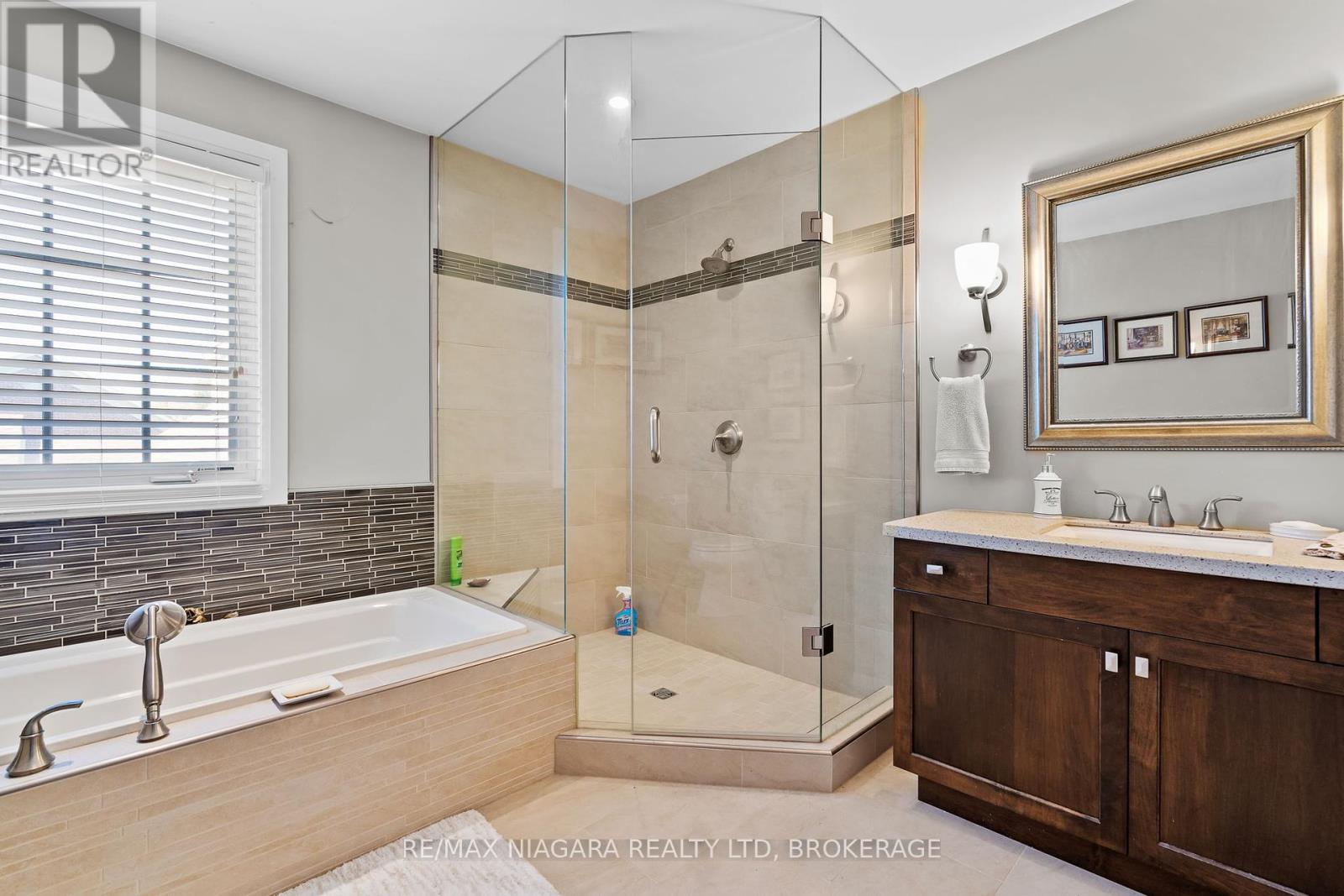 52 Garrison Village Drive, Niagara-On-The-Lake (Town), Ontario  L0S 1J0 - Photo 29 - X12451827