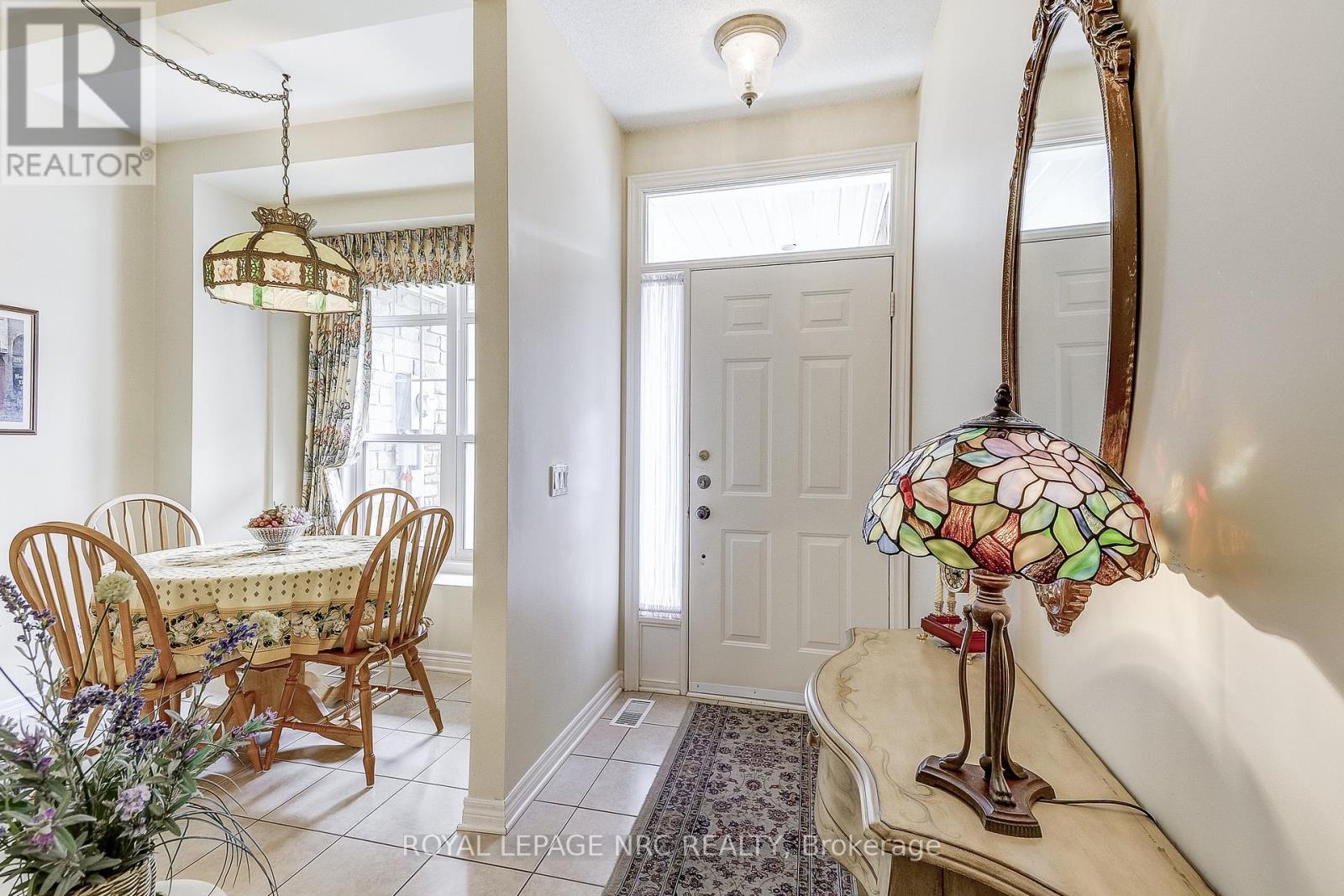 15 Shaws Lane, Niagara-On-The-Lake (Town), Ontario  L0S 1J0 - Photo 2 - X12451851