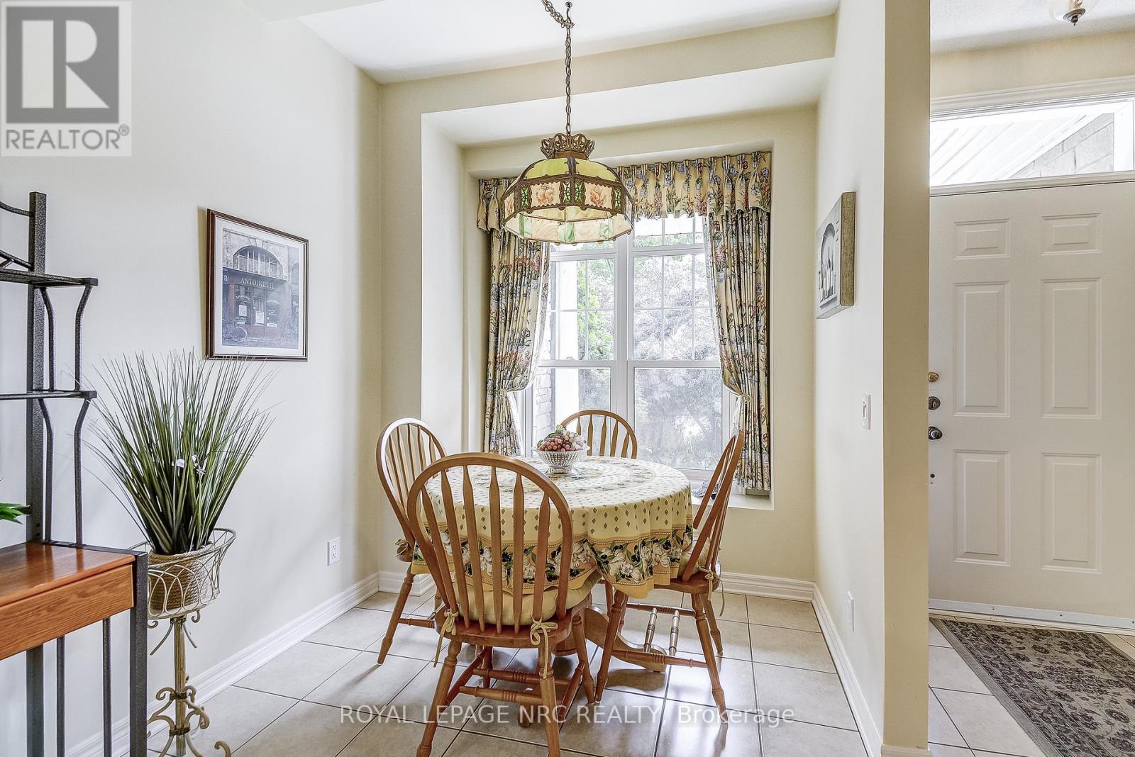 15 Shaws Lane, Niagara-On-The-Lake (Town), Ontario  L0S 1J0 - Photo 4 - X12451851