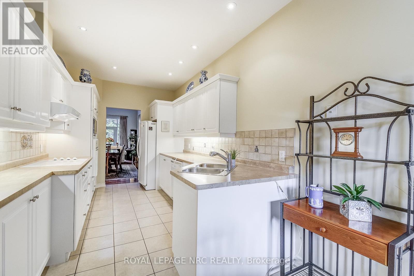 15 Shaws Lane, Niagara-On-The-Lake (Town), Ontario  L0S 1J0 - Photo 6 - X12451851