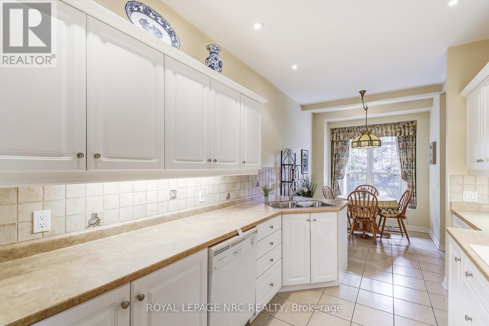 15 Shaws Lane, Niagara-On-The-Lake (Town), Ontario  L0S 1J0 - Photo 9 - X12451851