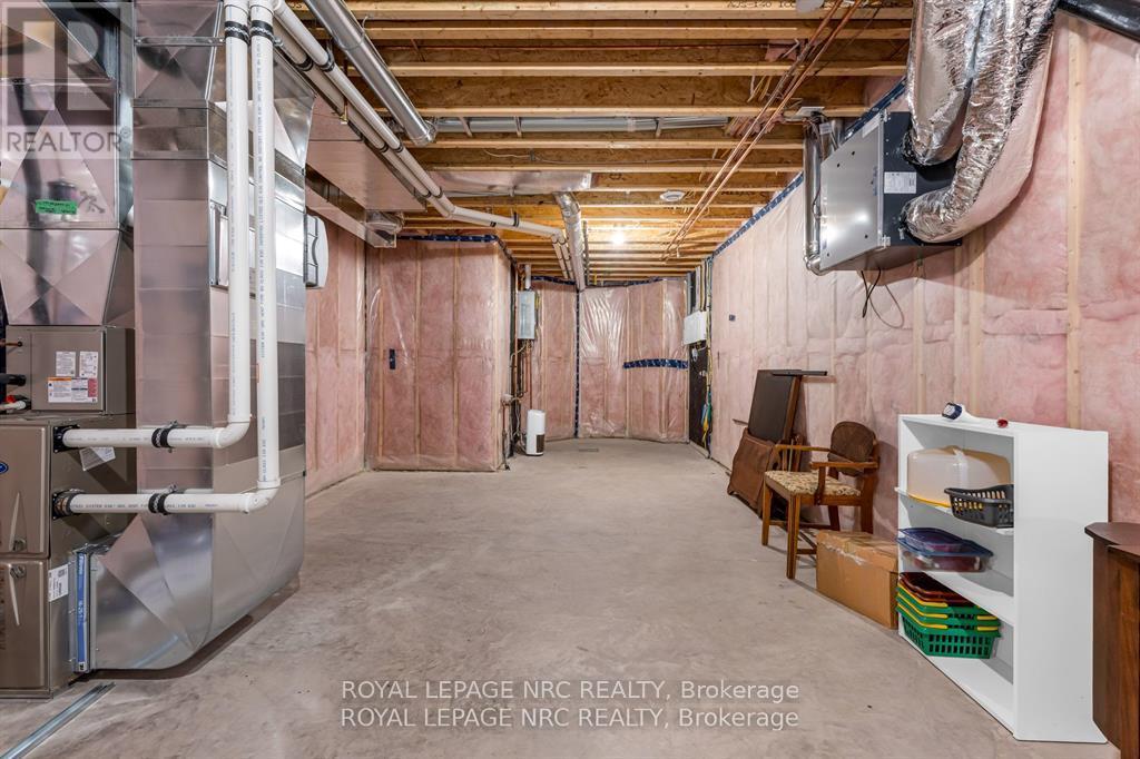 28 Campbell Street, Thorold (Hurricane/merrittville), Ontario  L2V 0J3 - Photo 17 - X12452155