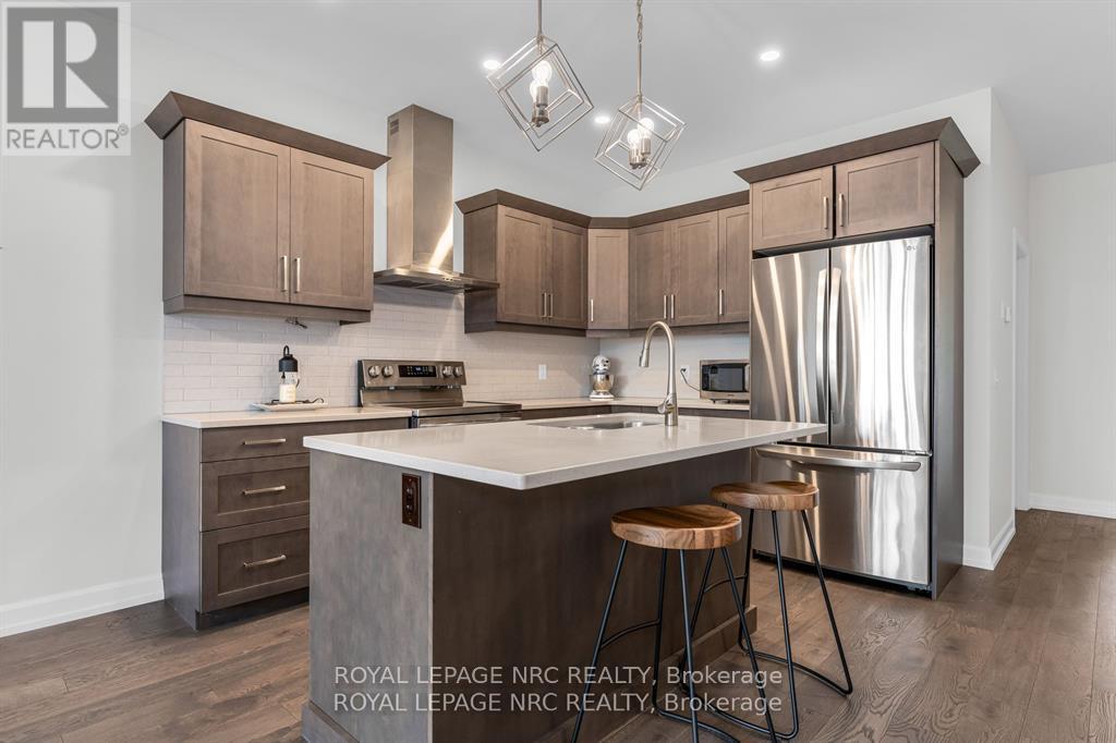 28 Campbell Street, Thorold (Hurricane/merrittville), Ontario  L2V 0J3 - Photo 9 - X12452155