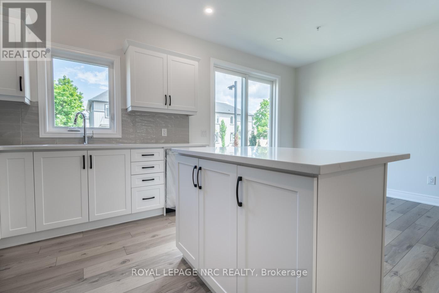 15 - 121a Moffatt Street, St. Catharines, Ontario  L2P 0G4 - Photo 12 - X12452270