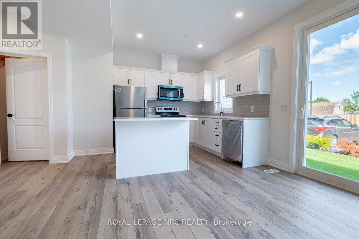 15 - 121a Moffatt Street, St. Catharines, Ontario  L2P 0G4 - Photo 14 - X12452270