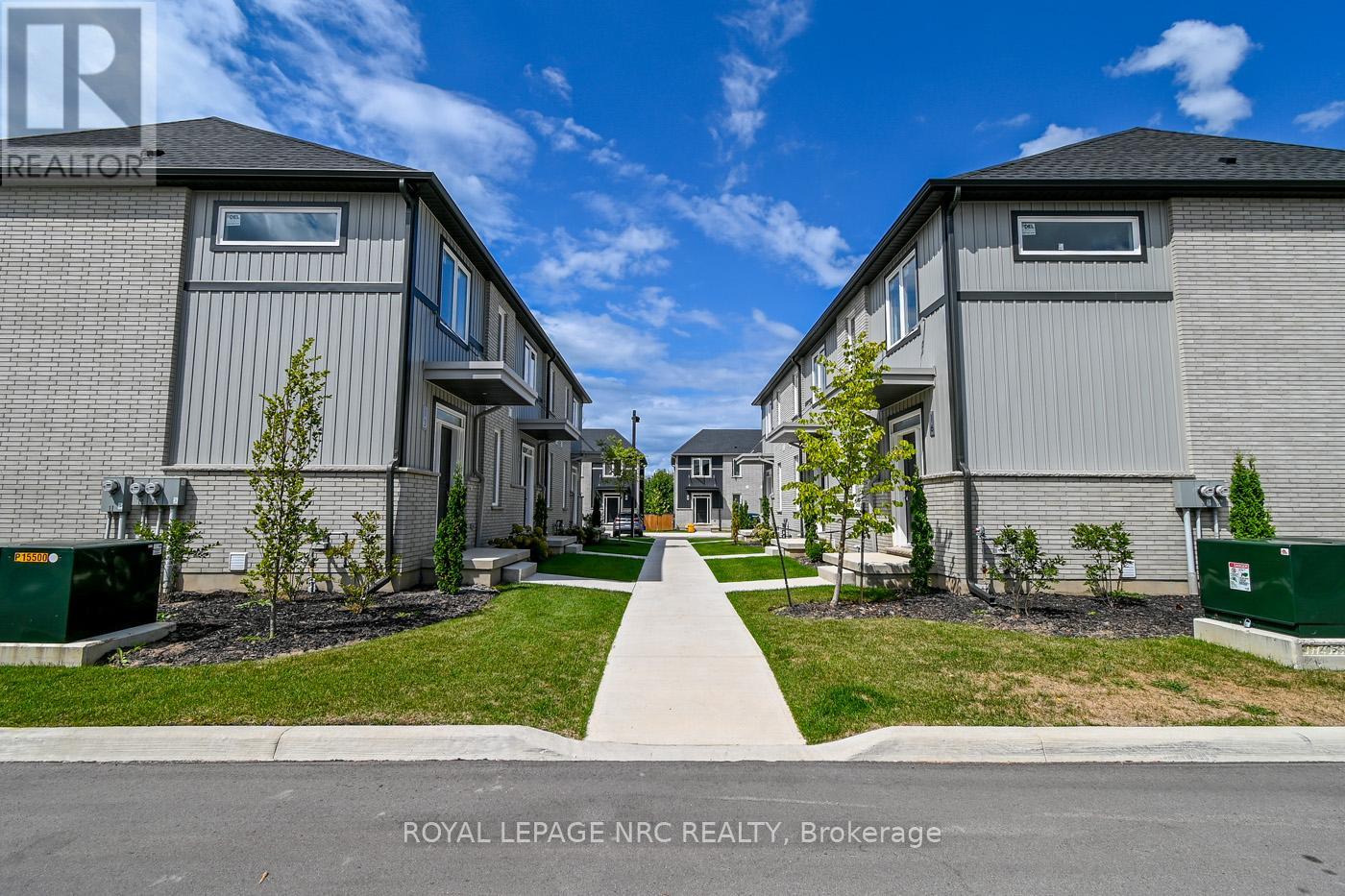 15 - 121a Moffatt Street, St. Catharines, Ontario  L2P 0G4 - Photo 2 - X12452270