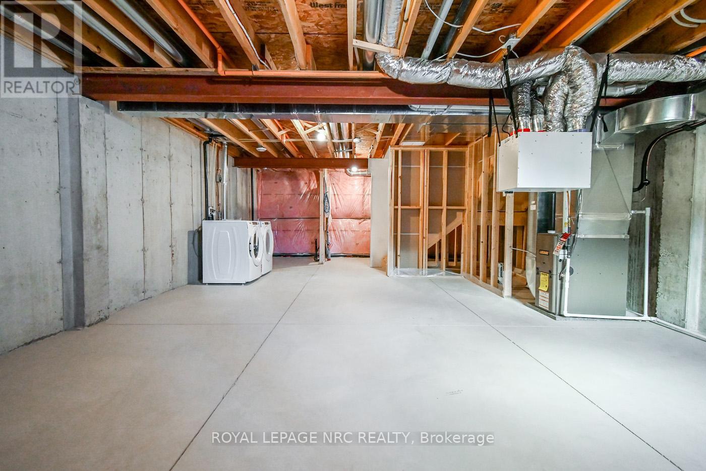 15 - 121a Moffatt Street, St. Catharines, Ontario  L2P 0G4 - Photo 35 - X12452270